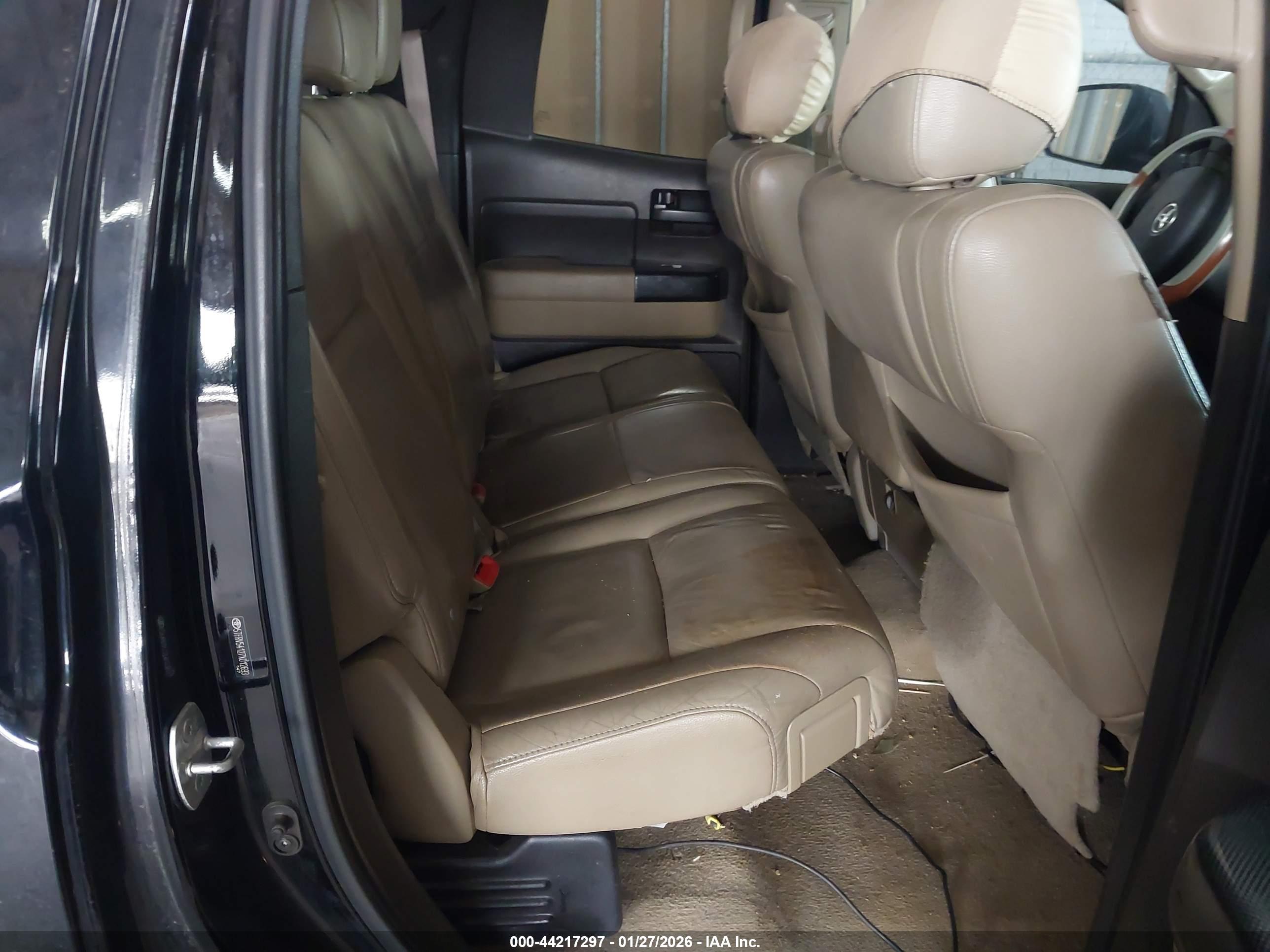 TOYOTA TUNDRA image 8