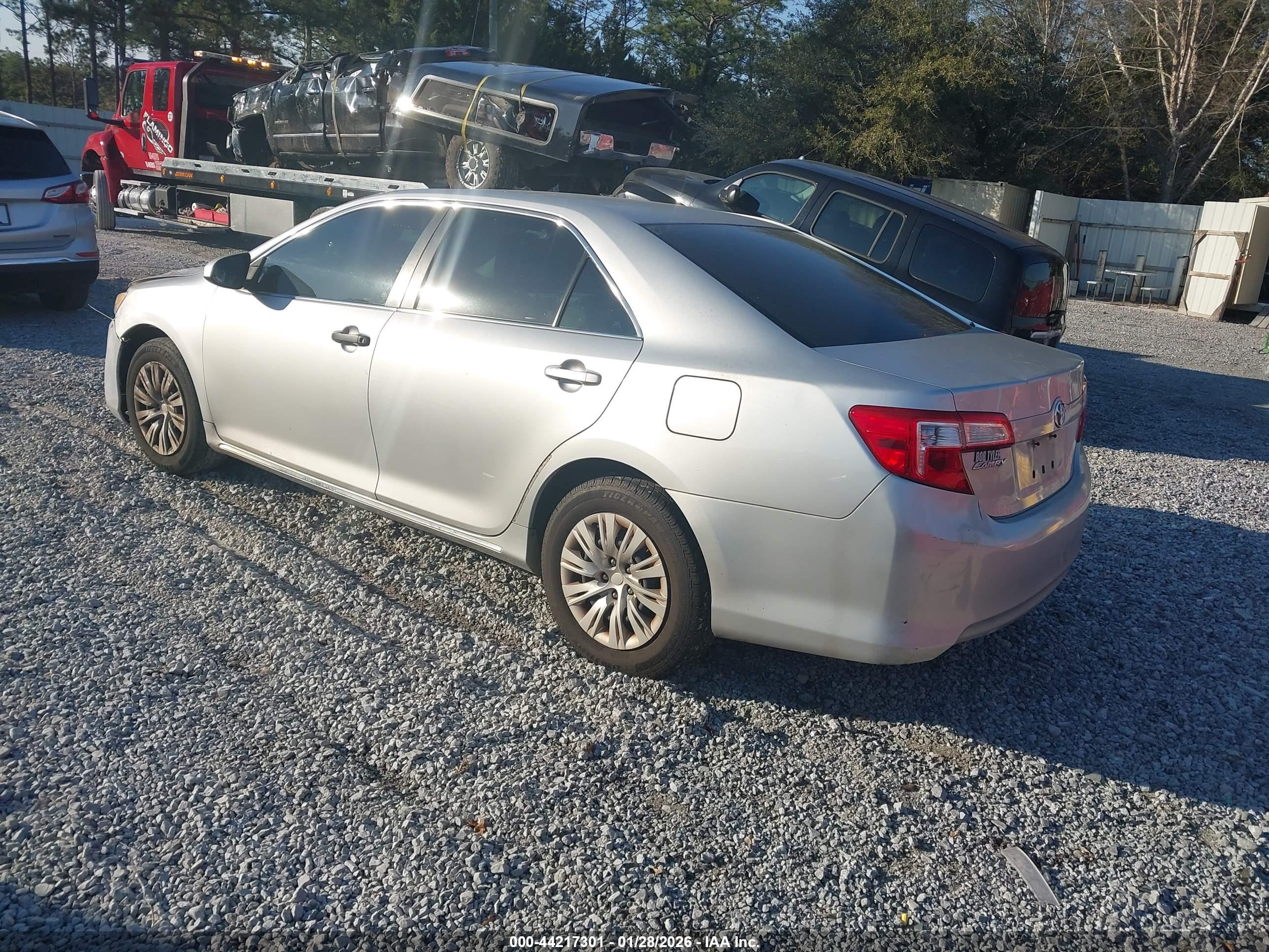 TOYOTA CAMRY image 3