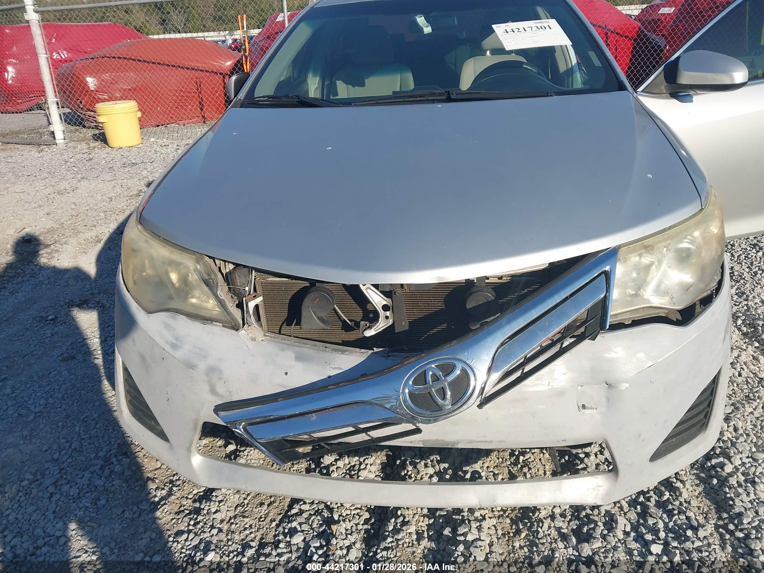 TOYOTA CAMRY image 6