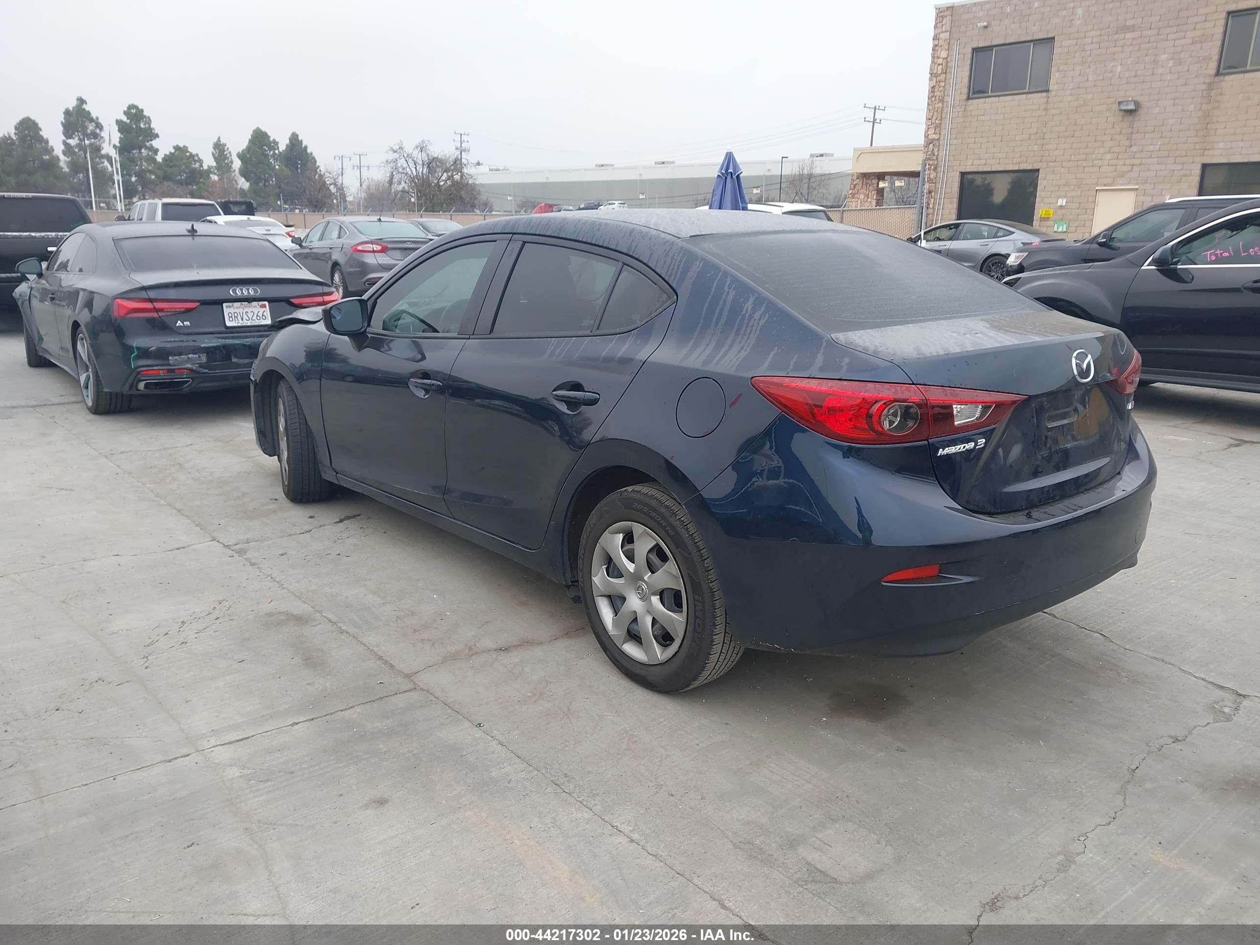 MAZDA MAZDA3 image 3