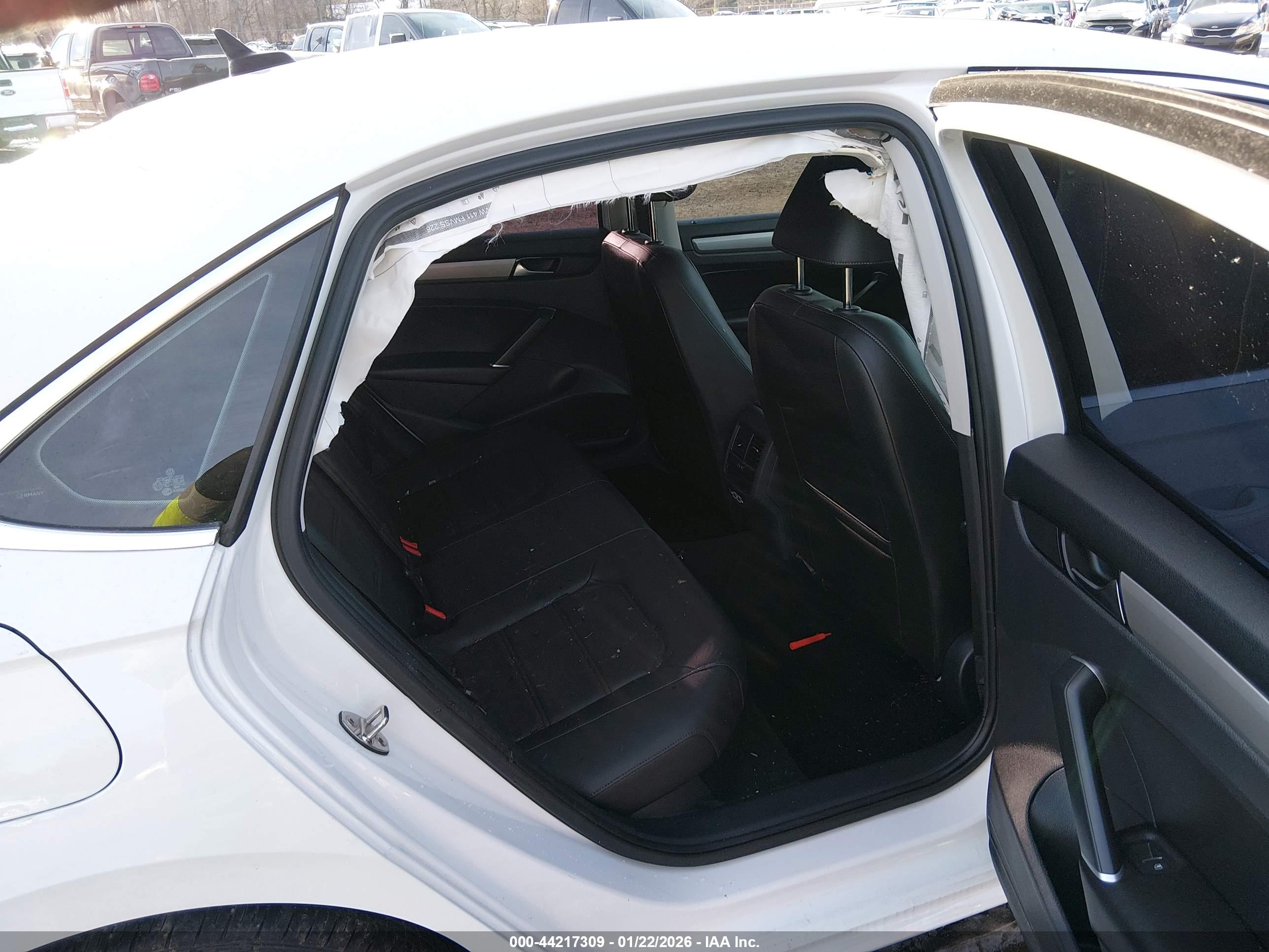 VOLKSWAGEN PASSAT image 8