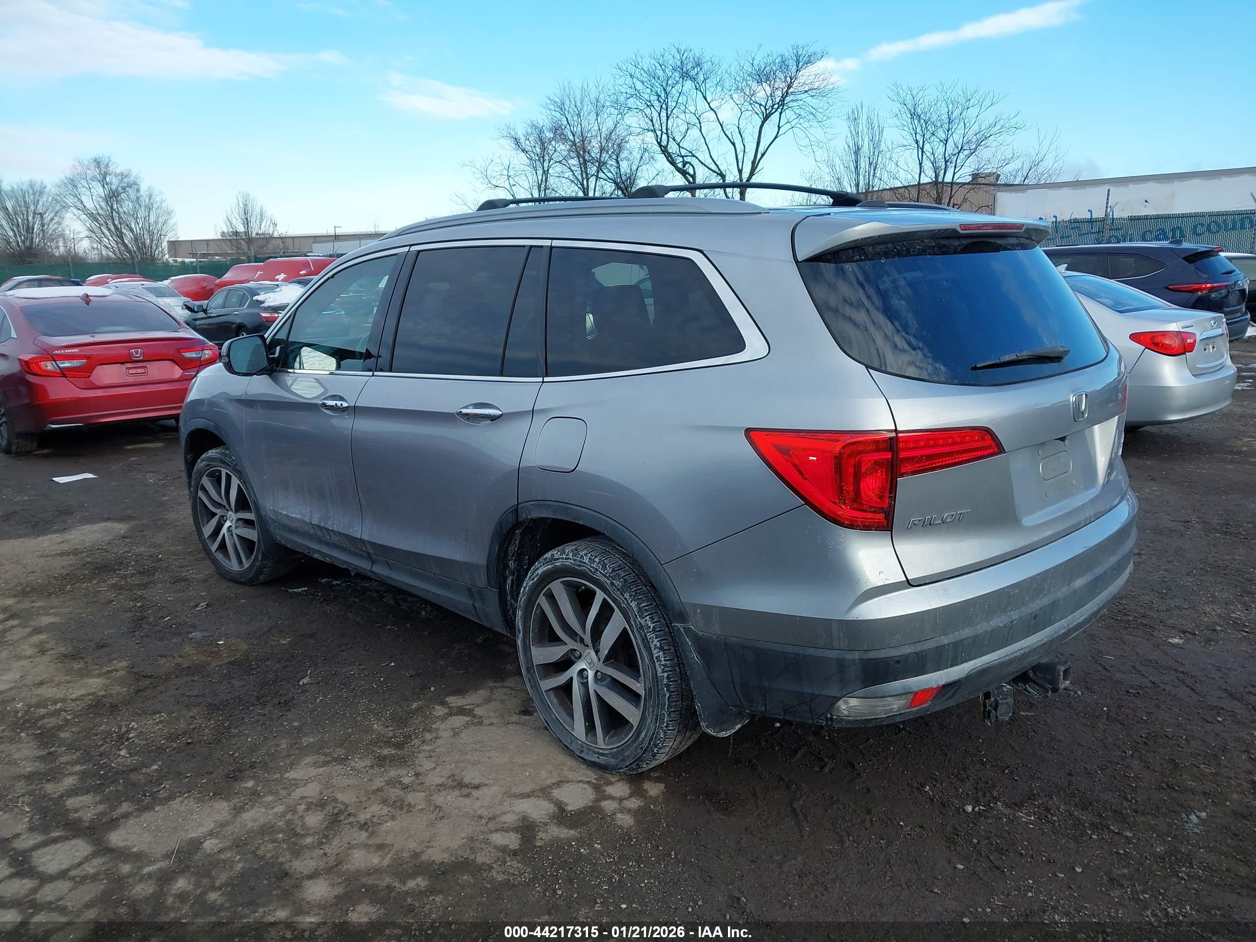 HONDA PILOT image 3