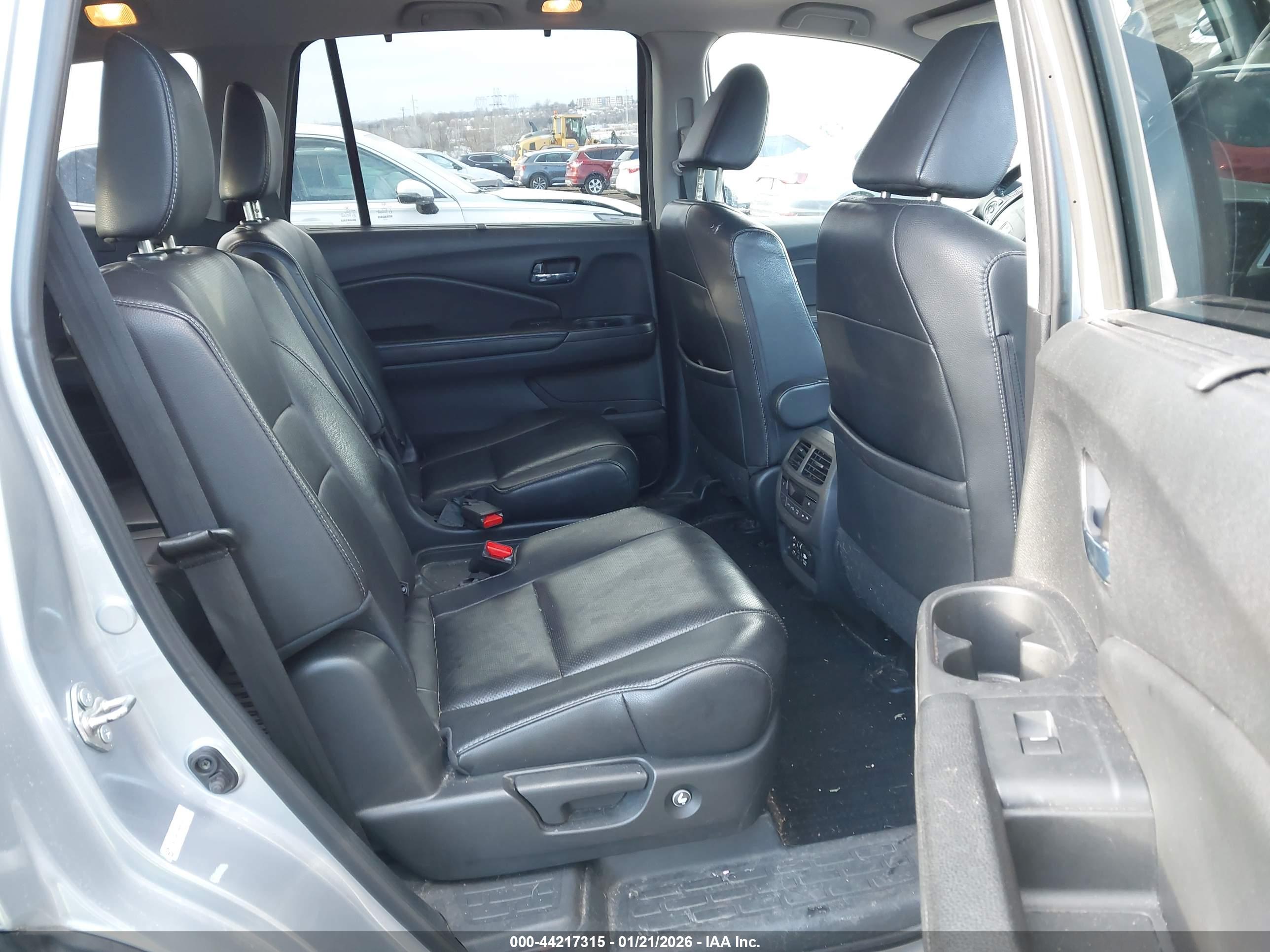 HONDA PILOT image 8