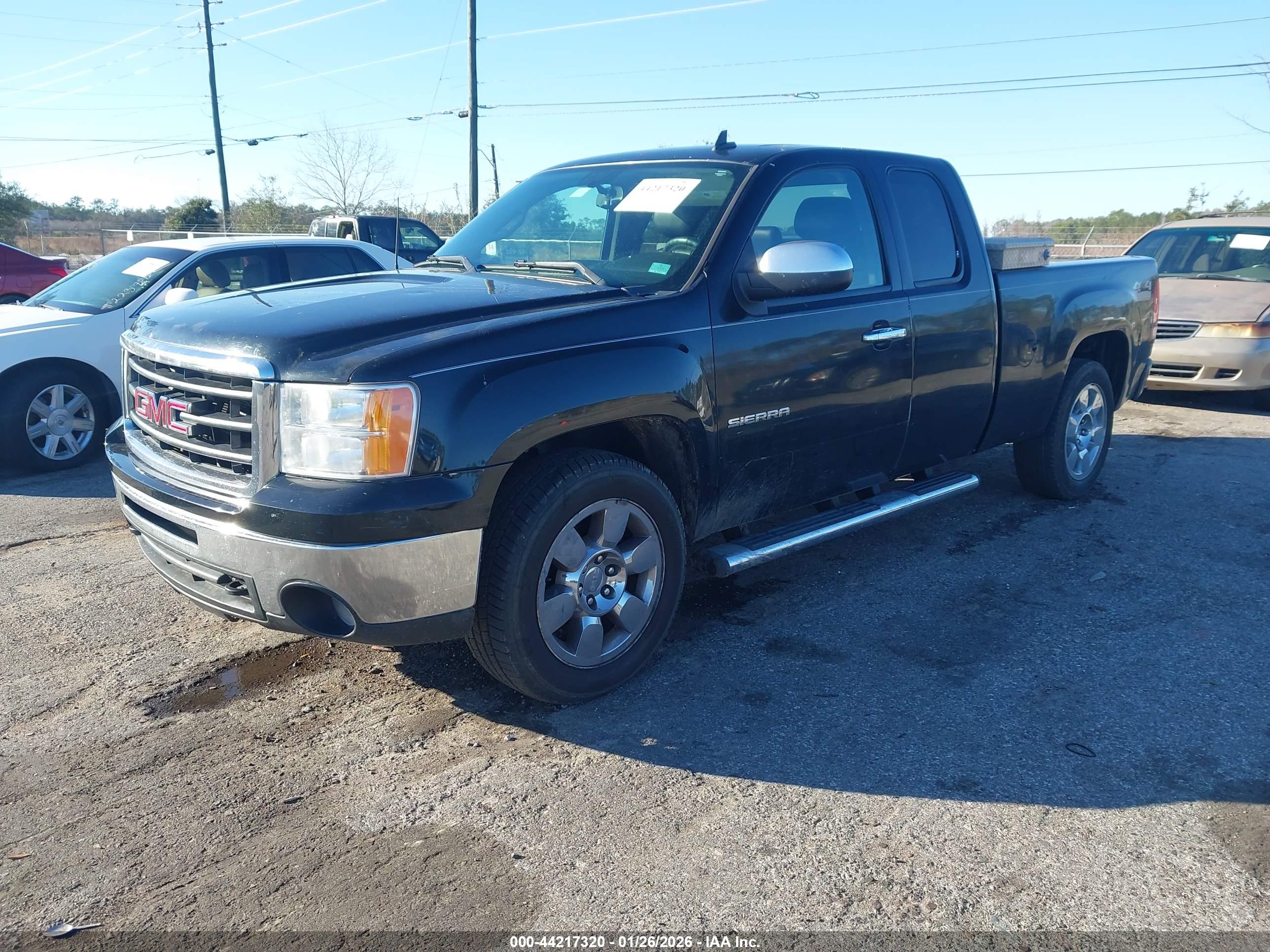 GMC SIERRA image 2
