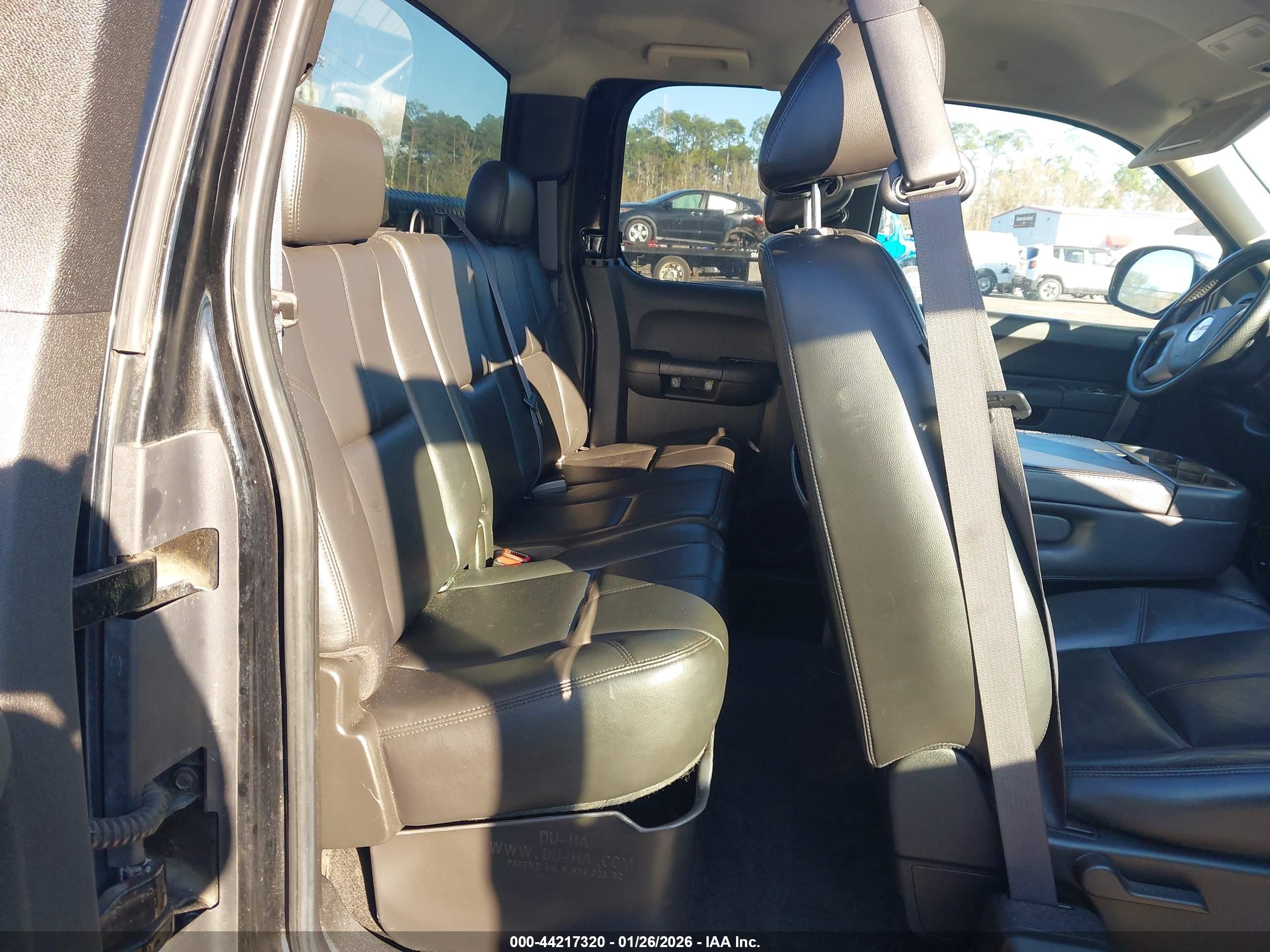 GMC SIERRA image 8