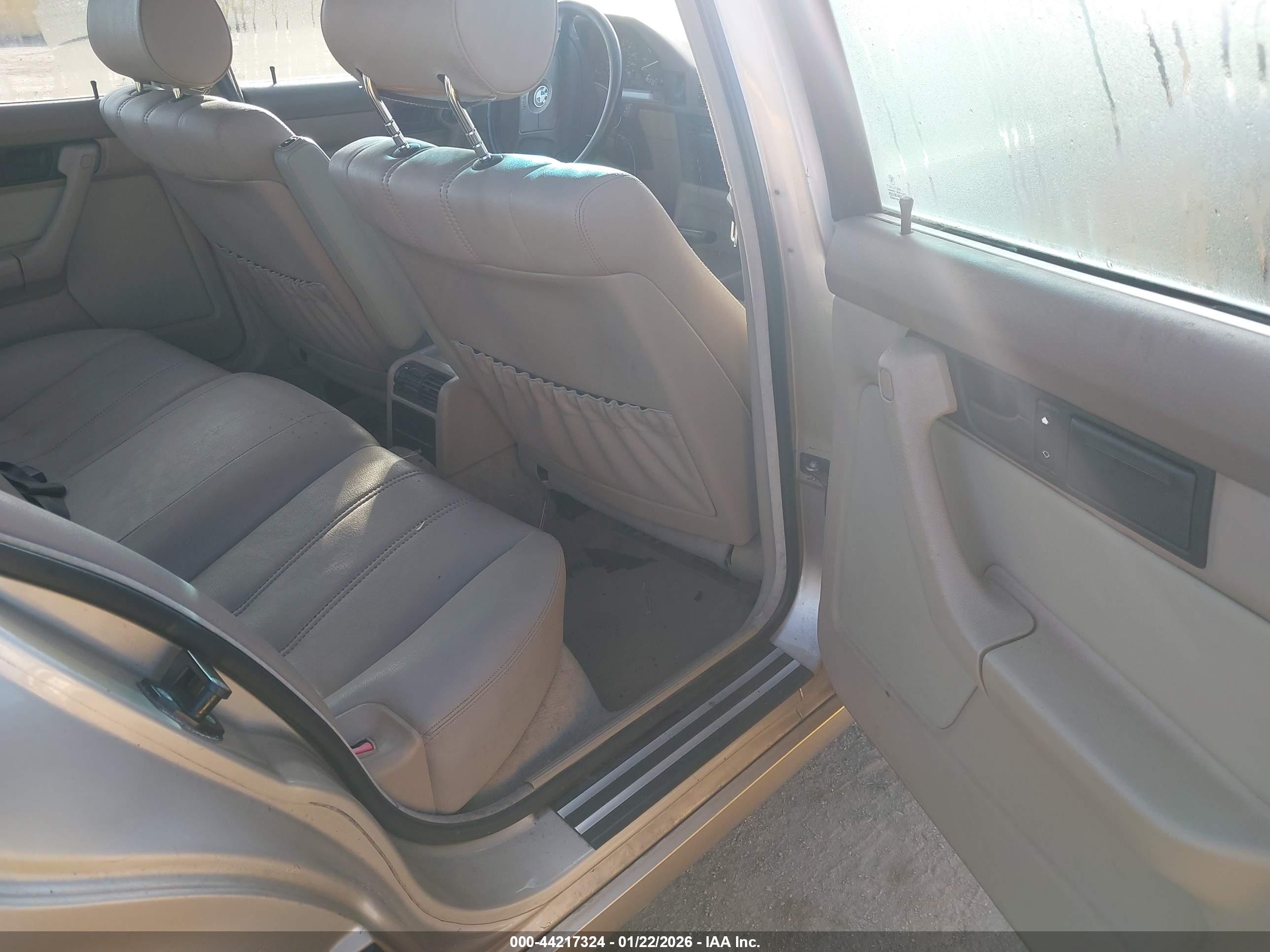 BMW 525 image 8