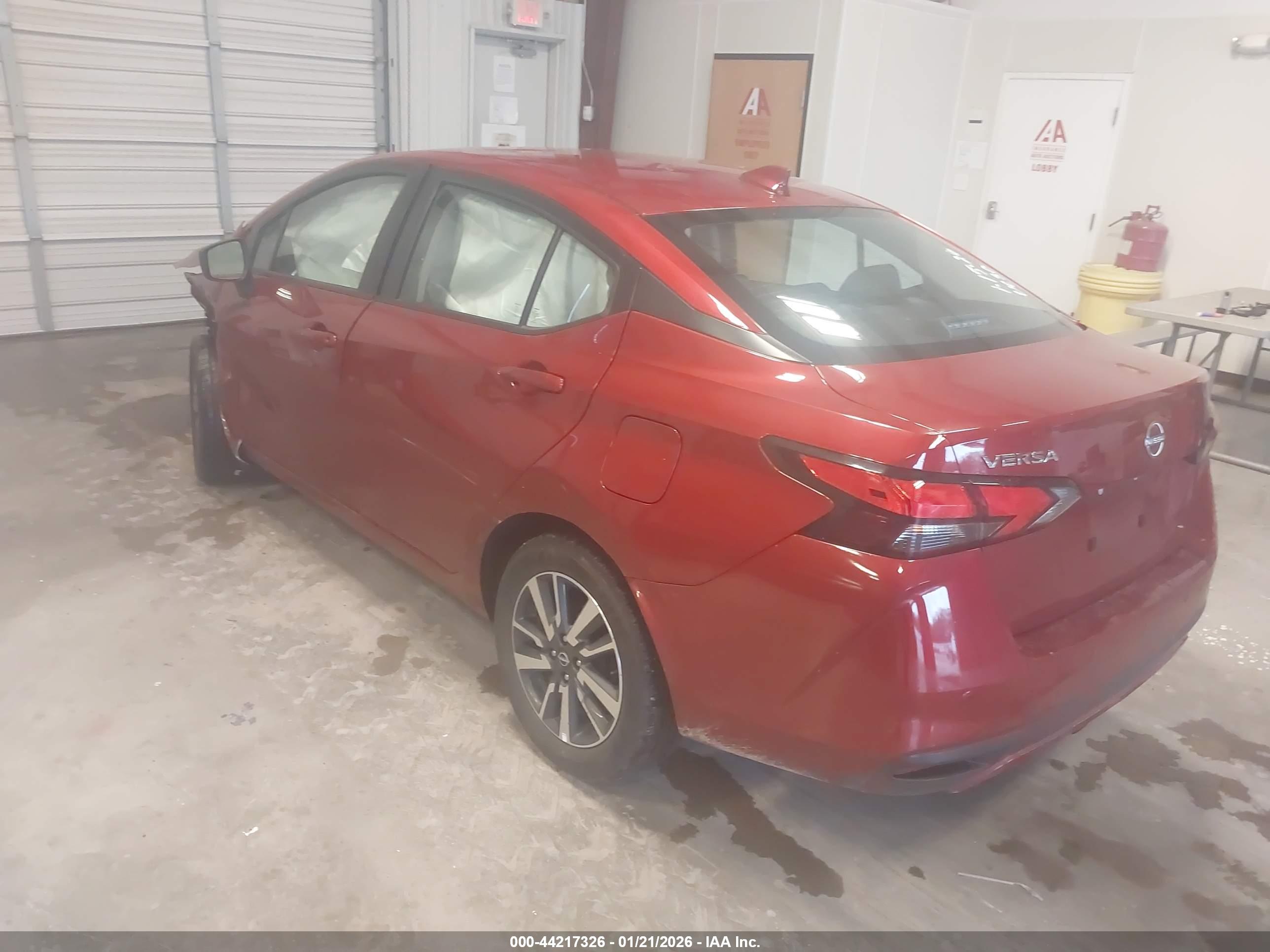 NISSAN VERSA image 3