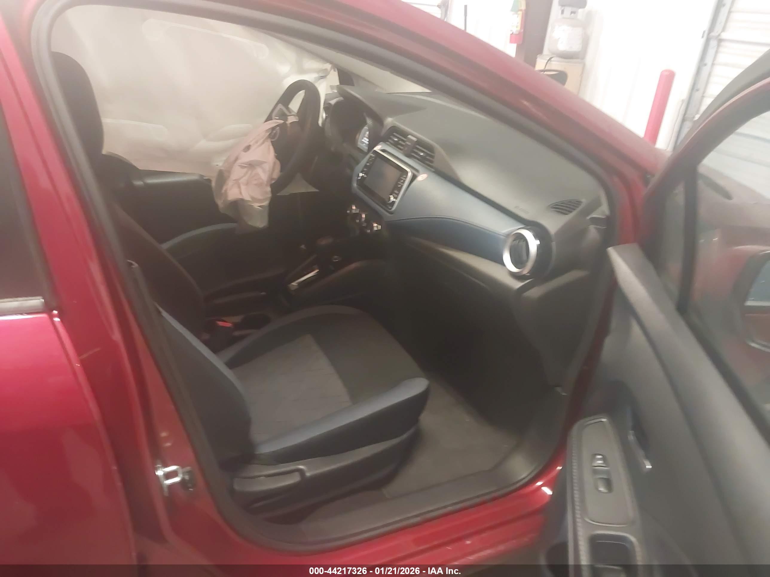 NISSAN VERSA image 5