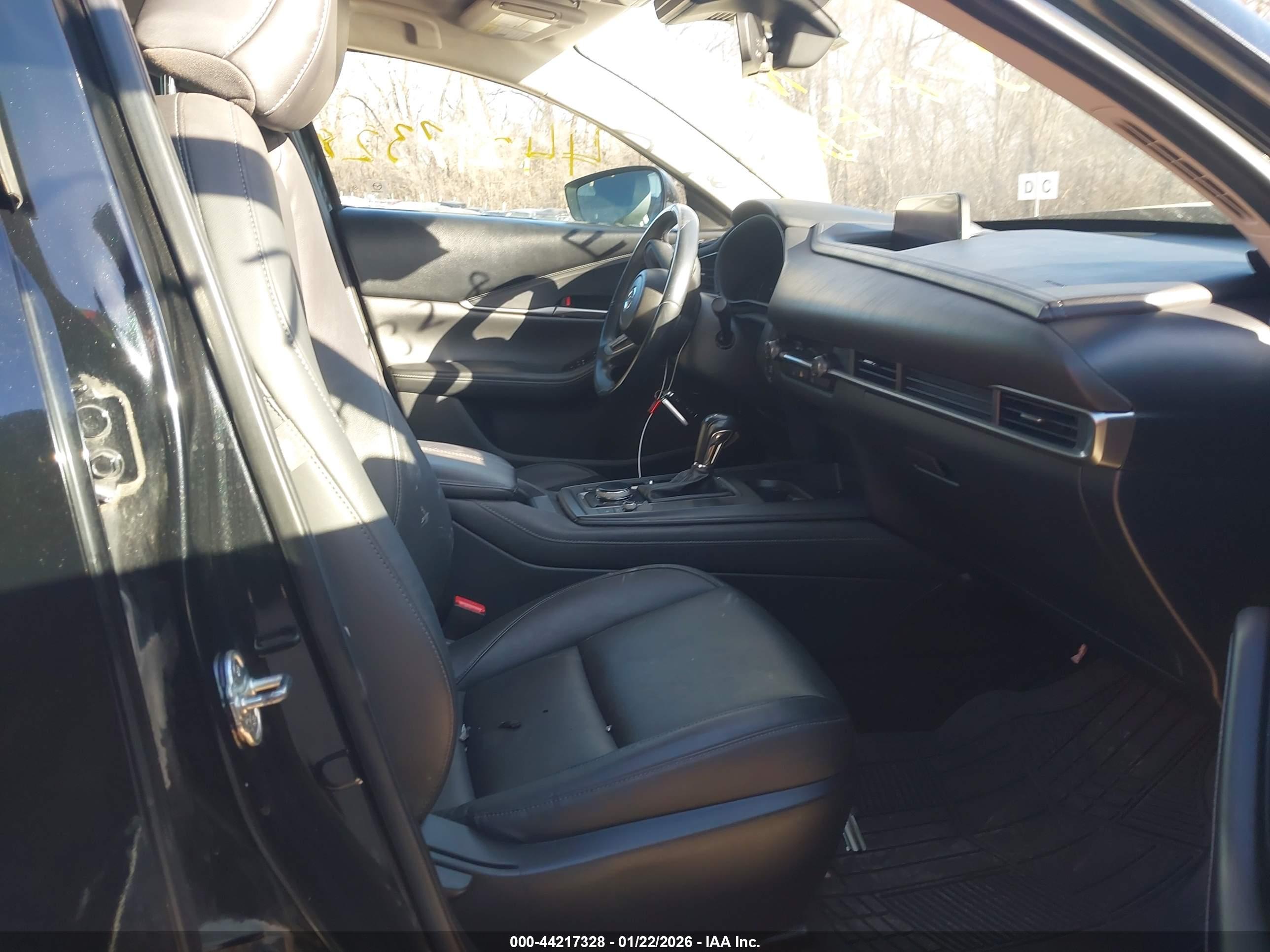 MAZDA CX-30 image 5