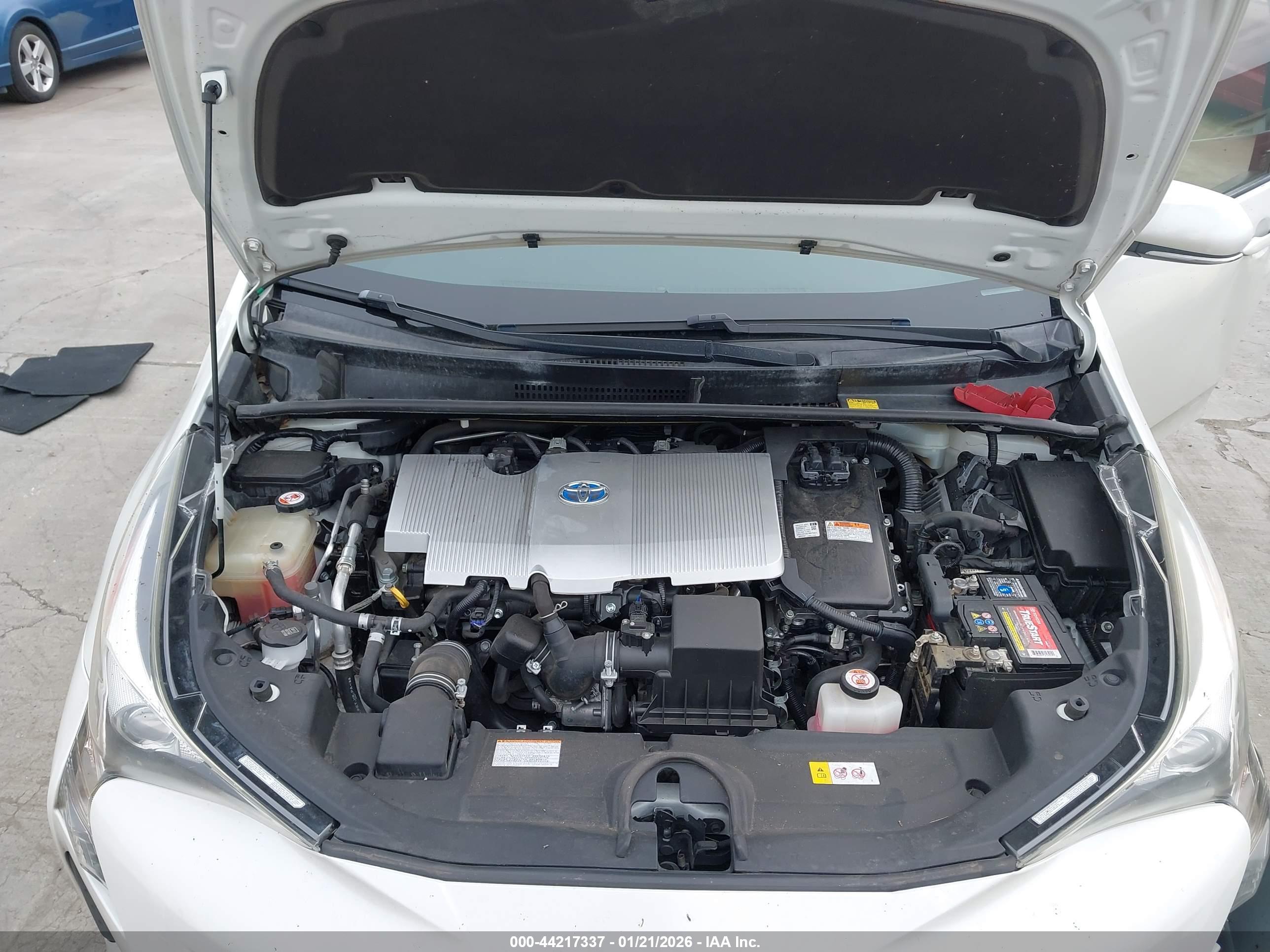 TOYOTA PRIUS image 10