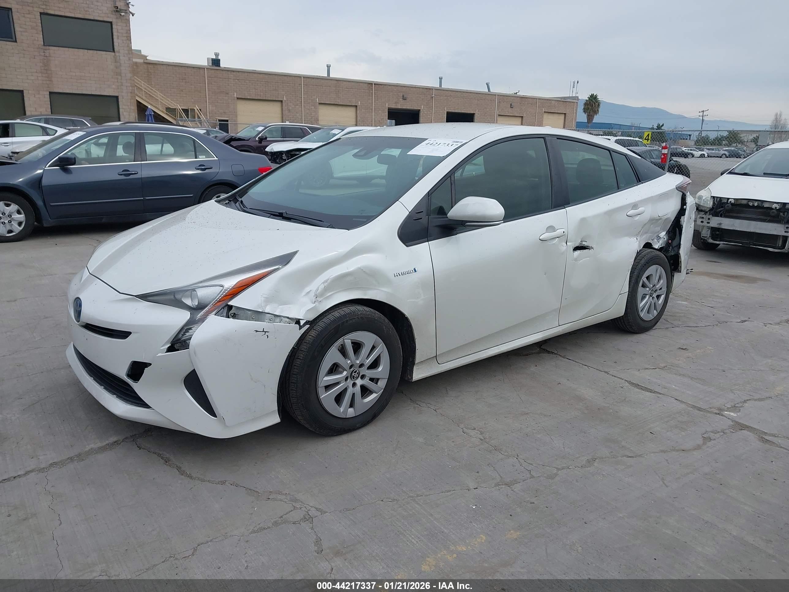 TOYOTA PRIUS image 2