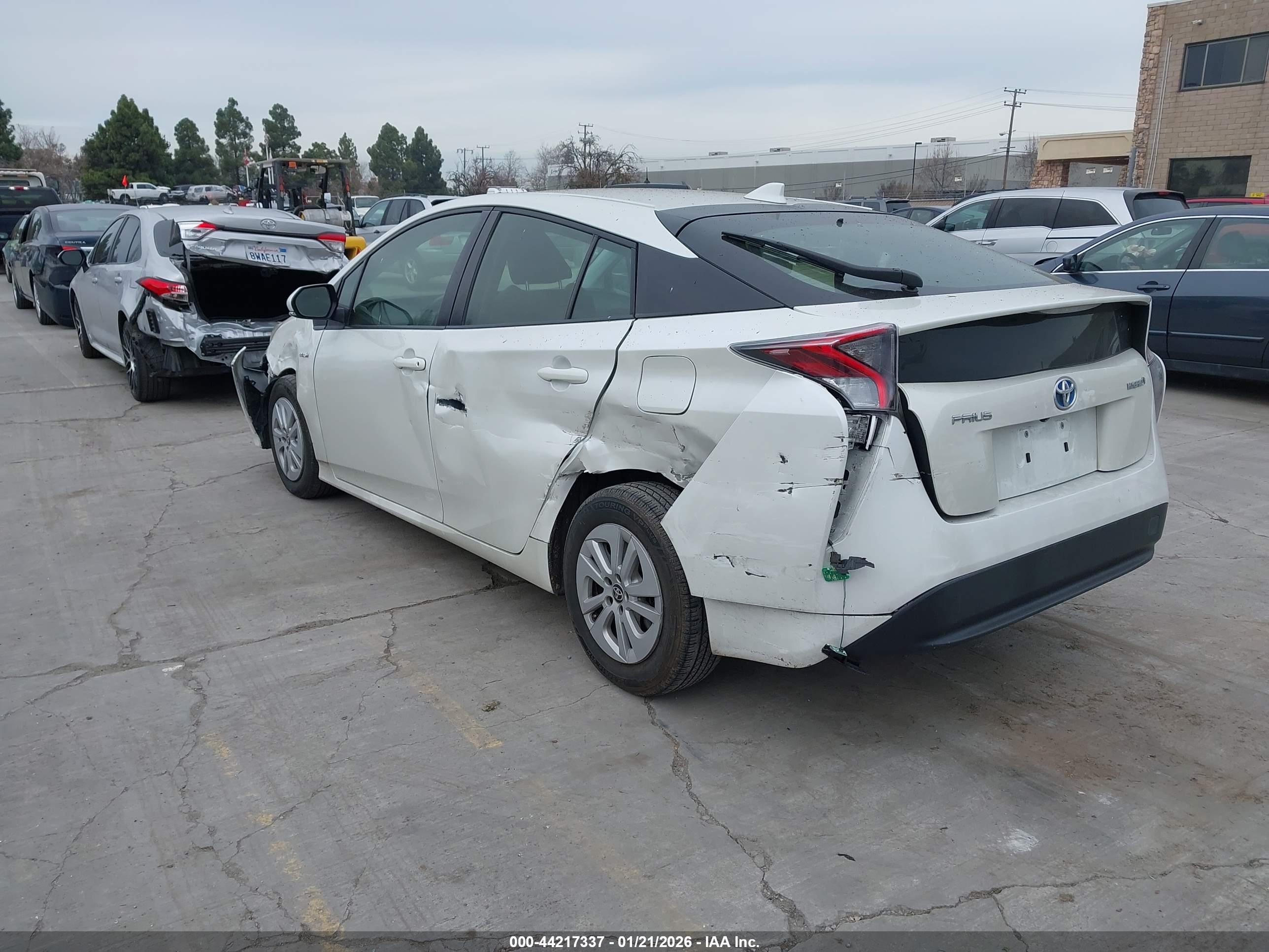 TOYOTA PRIUS image 3
