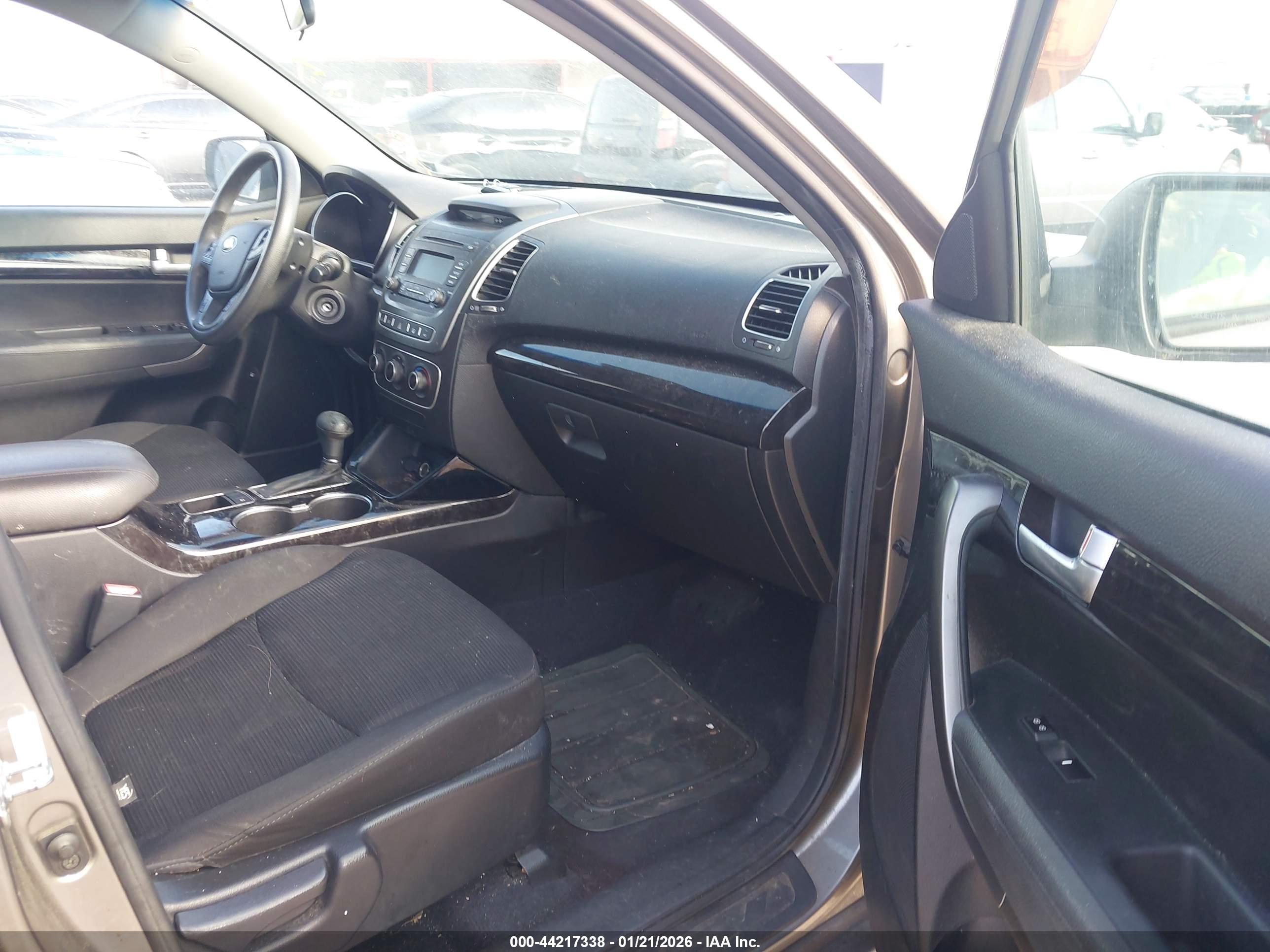 KIA SORENTO image 5