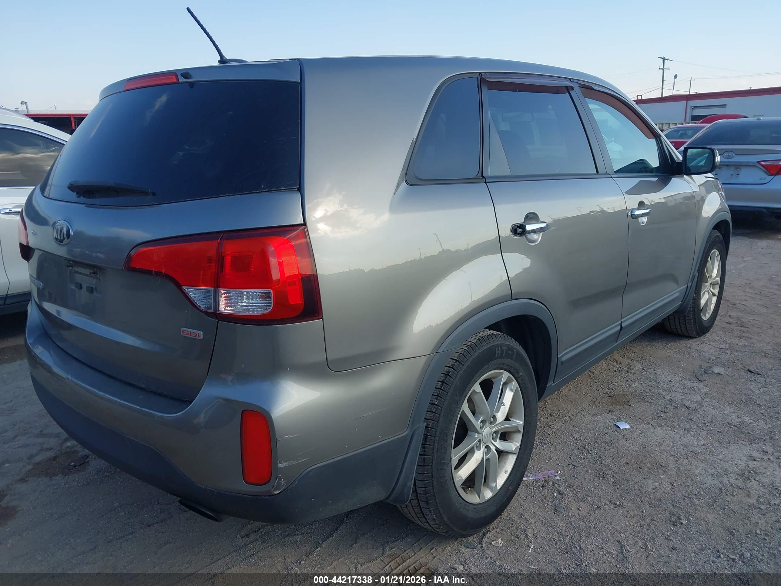 KIA SORENTO image 6
