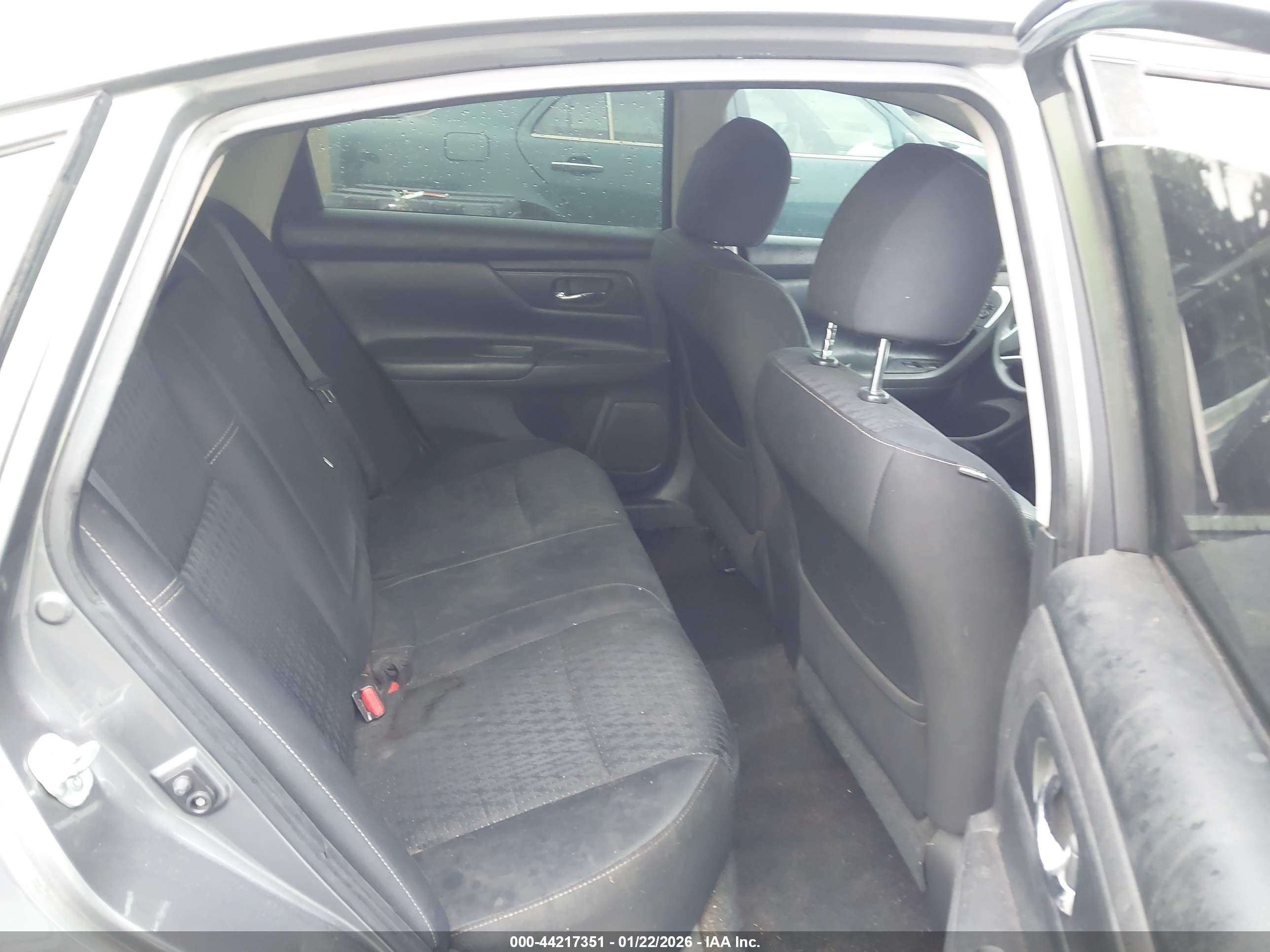 NISSAN ALTIMA image 8