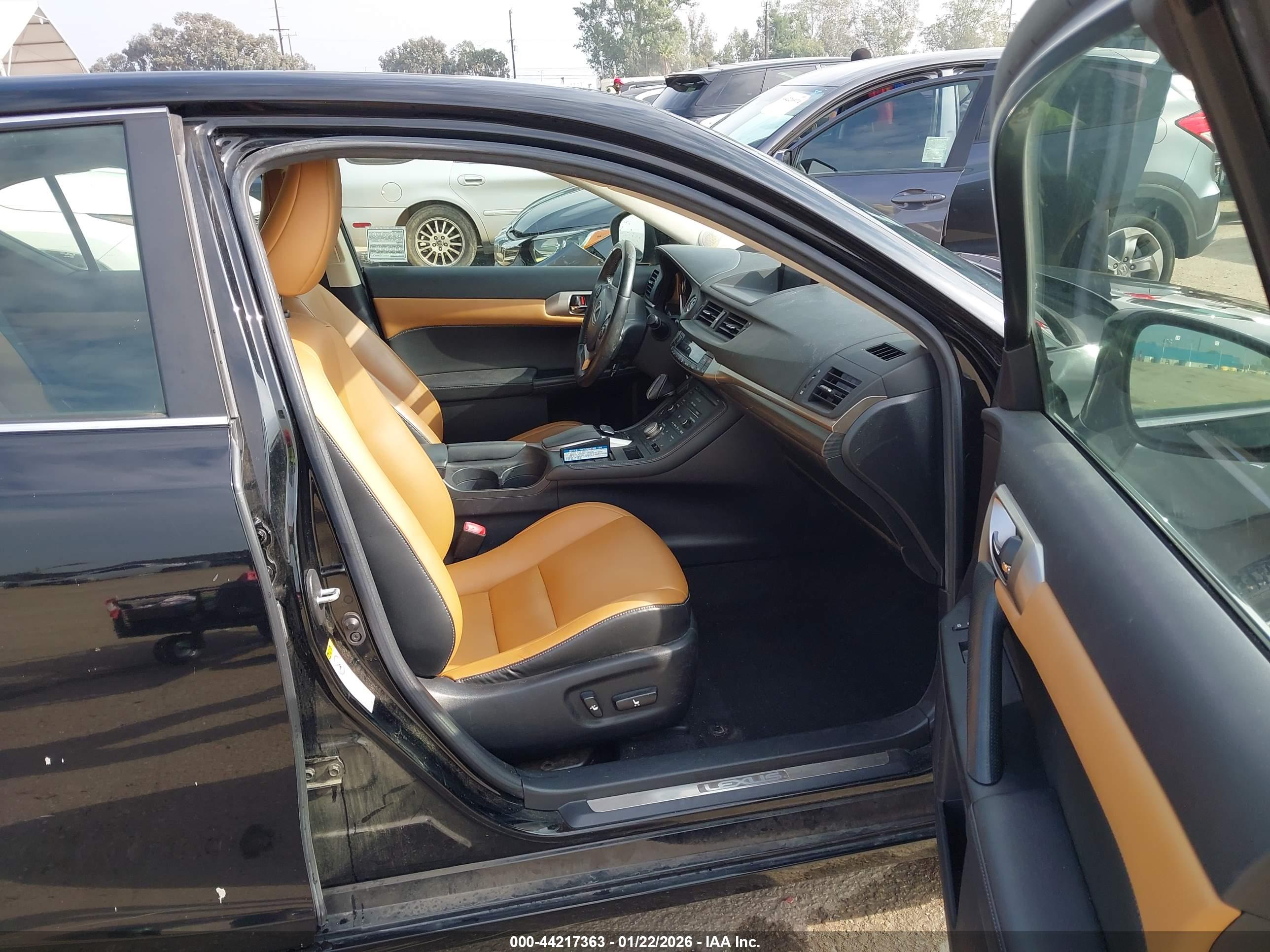 LEXUS CT image 5