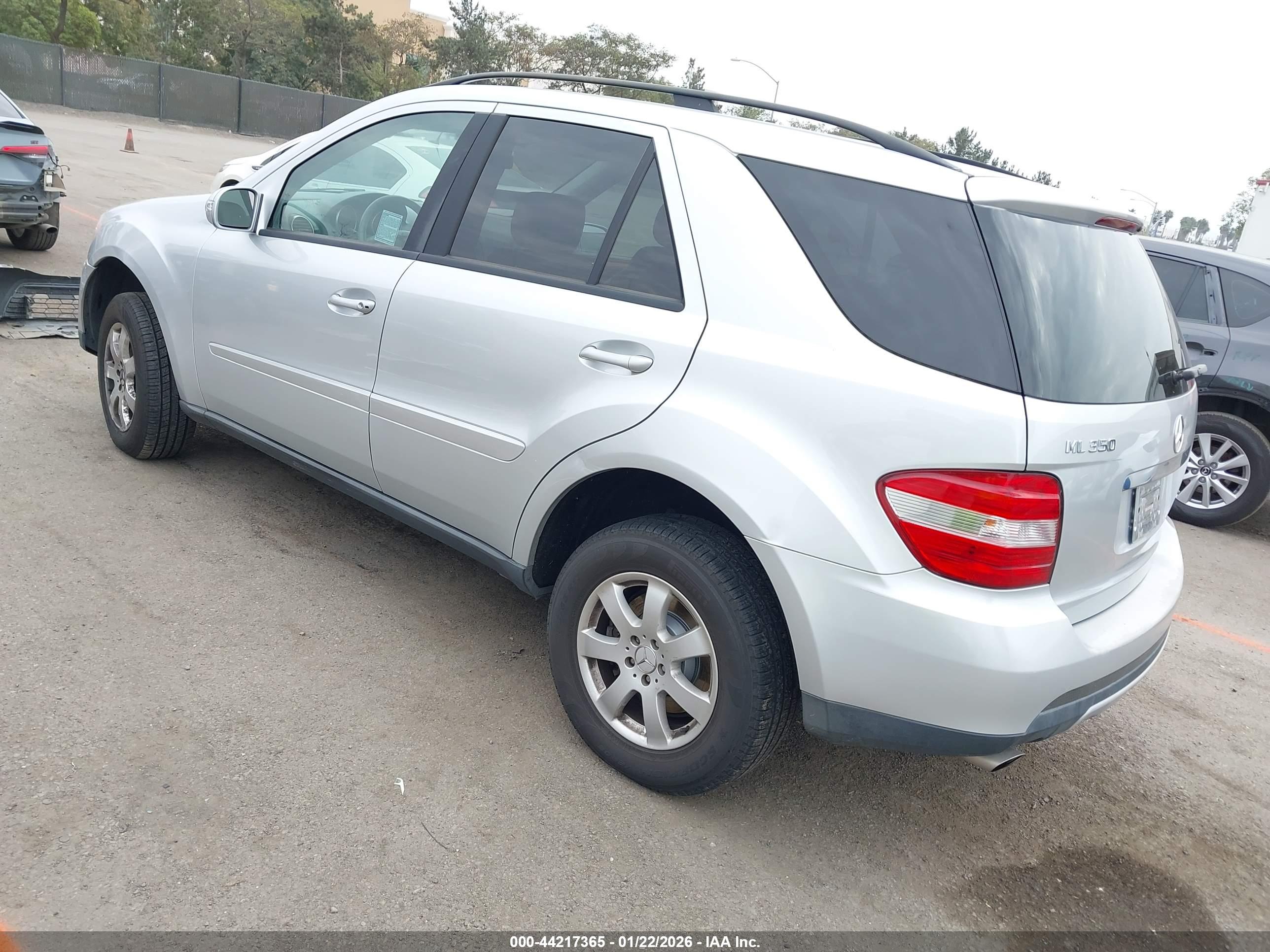 MERCEDES-BENZ ML image 3
