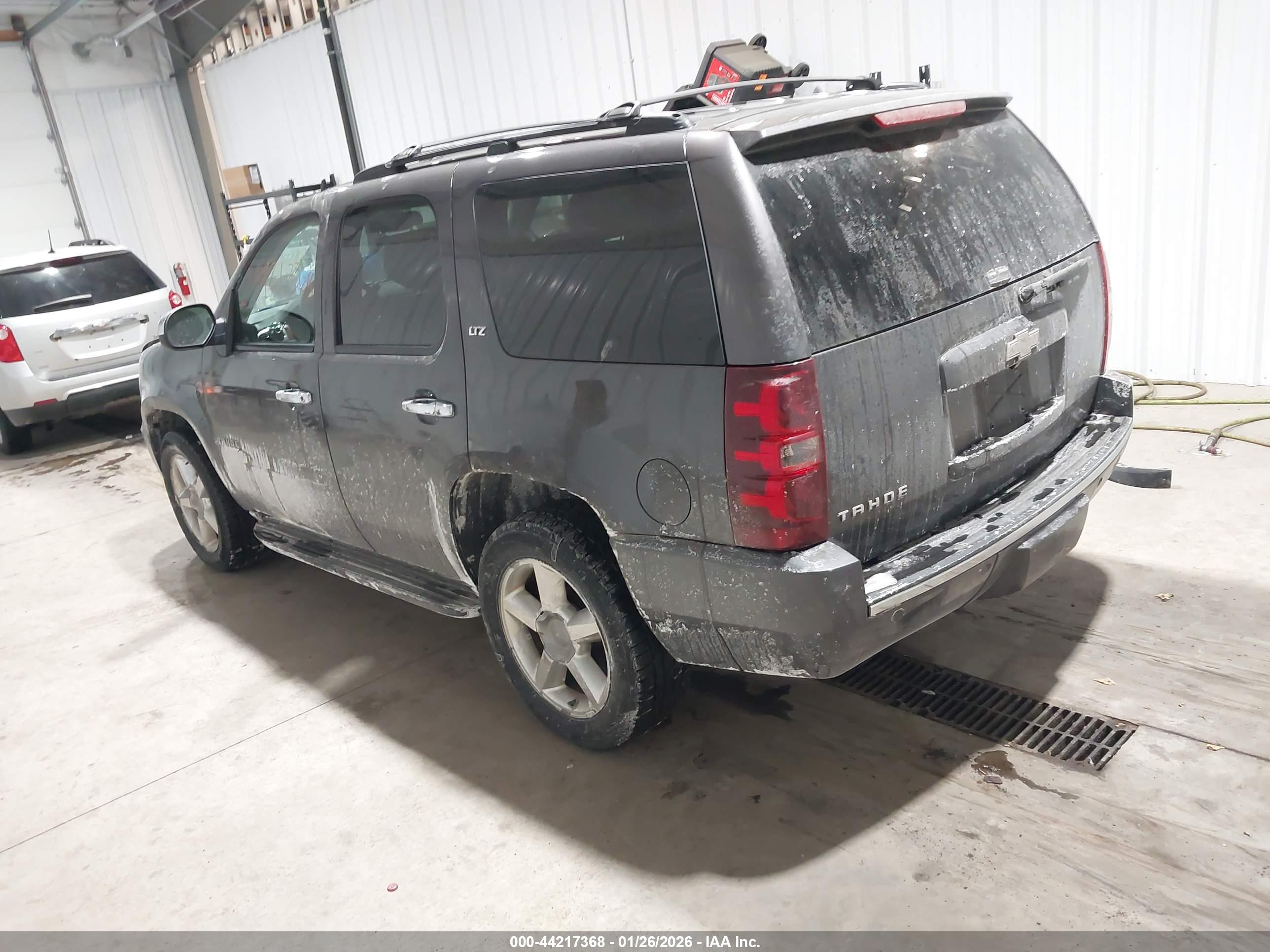 CHEVROLET TAHOE image 3