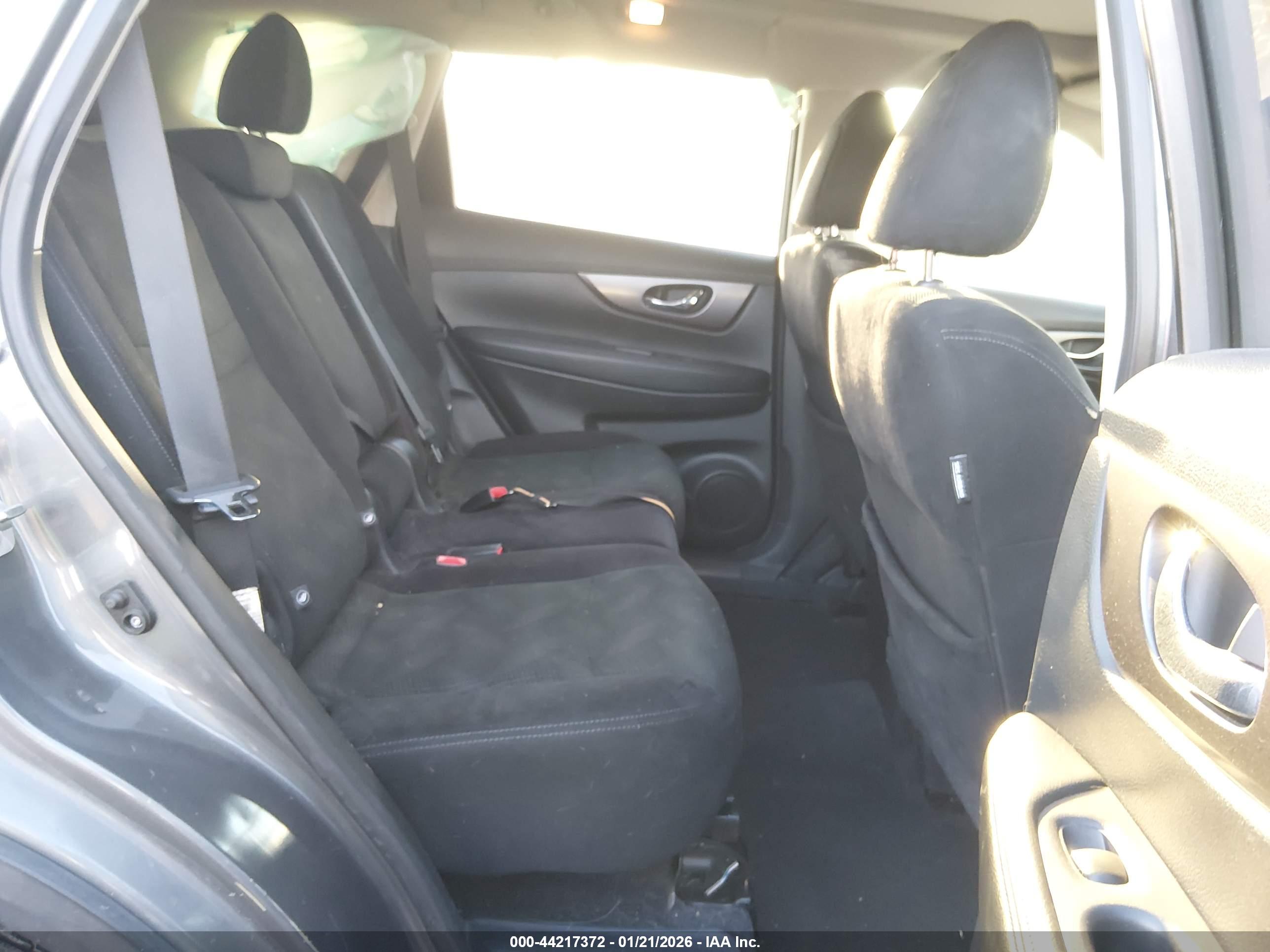 NISSAN ROGUE image 8