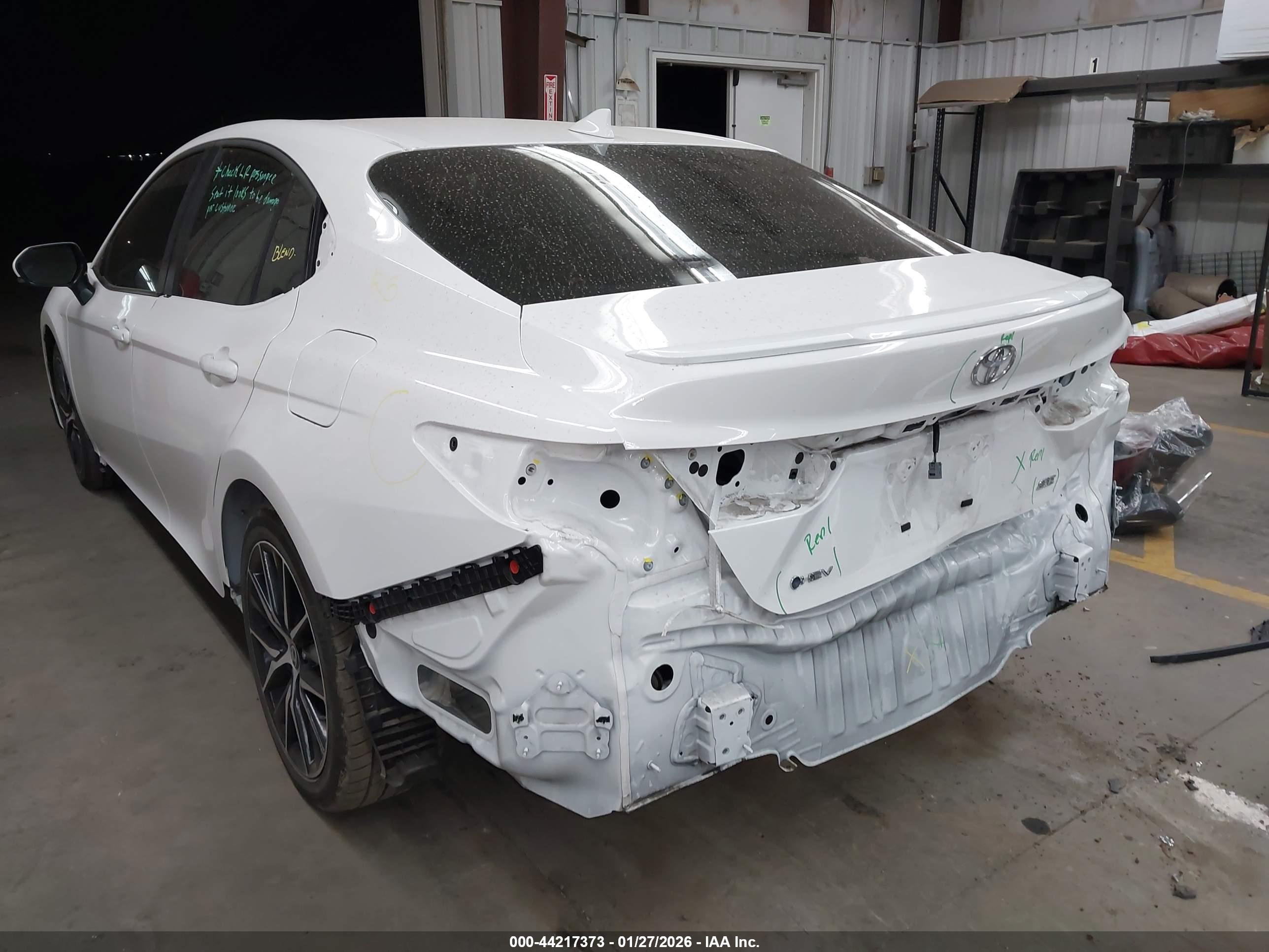 TOYOTA CAMRY image 6
