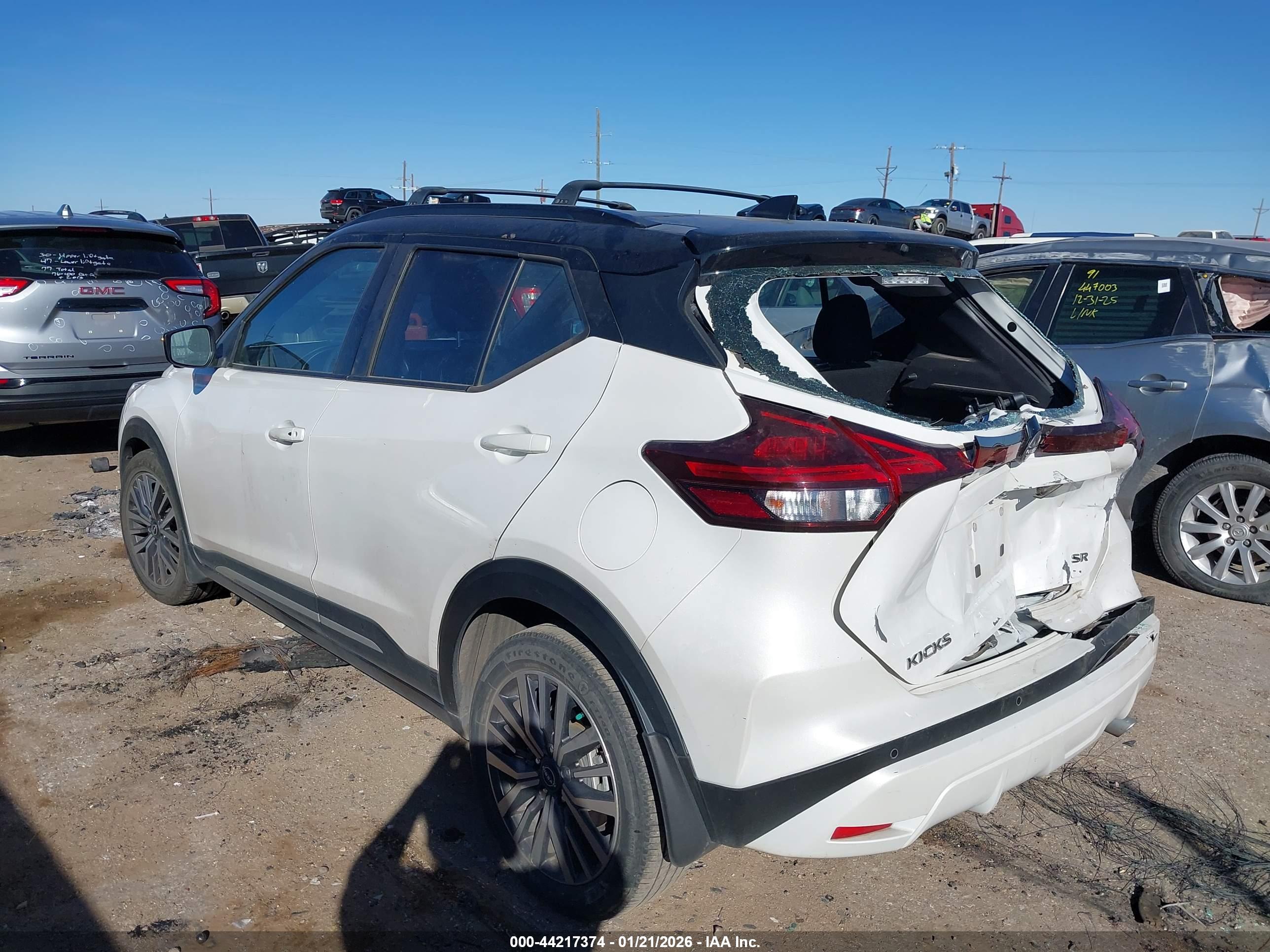 NISSAN KICKS image 3