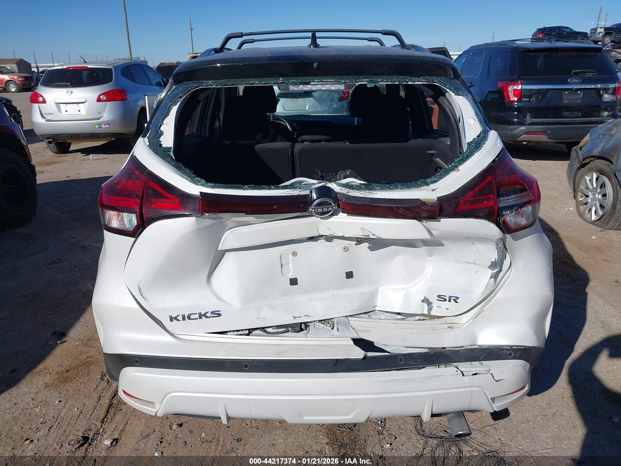 NISSAN KICKS image 6
