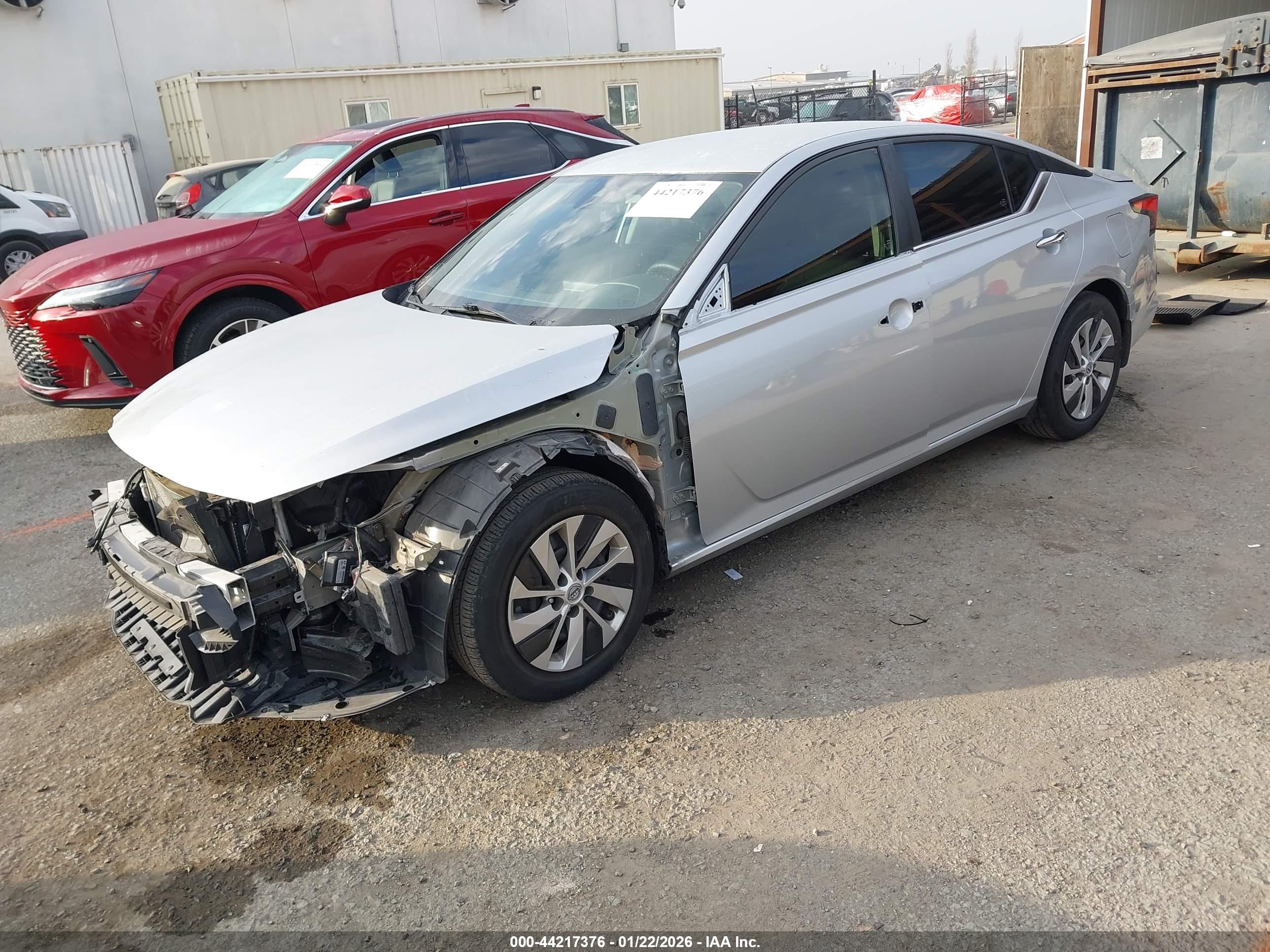 NISSAN ALTIMA image 2