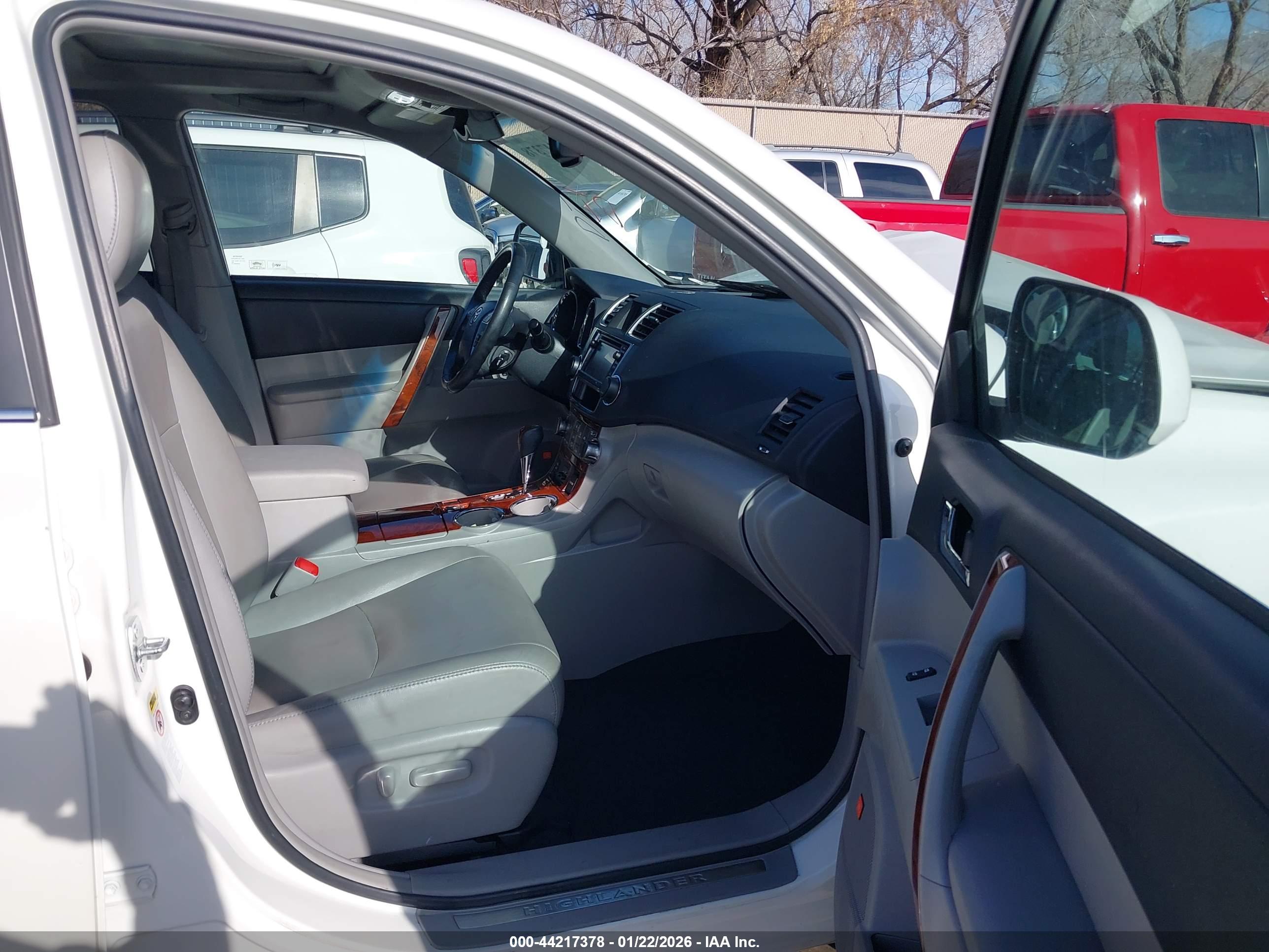 TOYOTA HIGHLANDER image 5