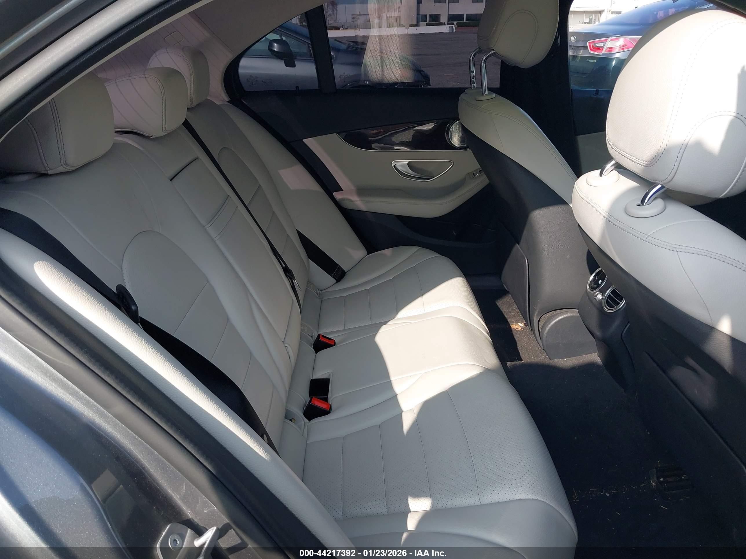 MERCEDES-BENZ C image 8