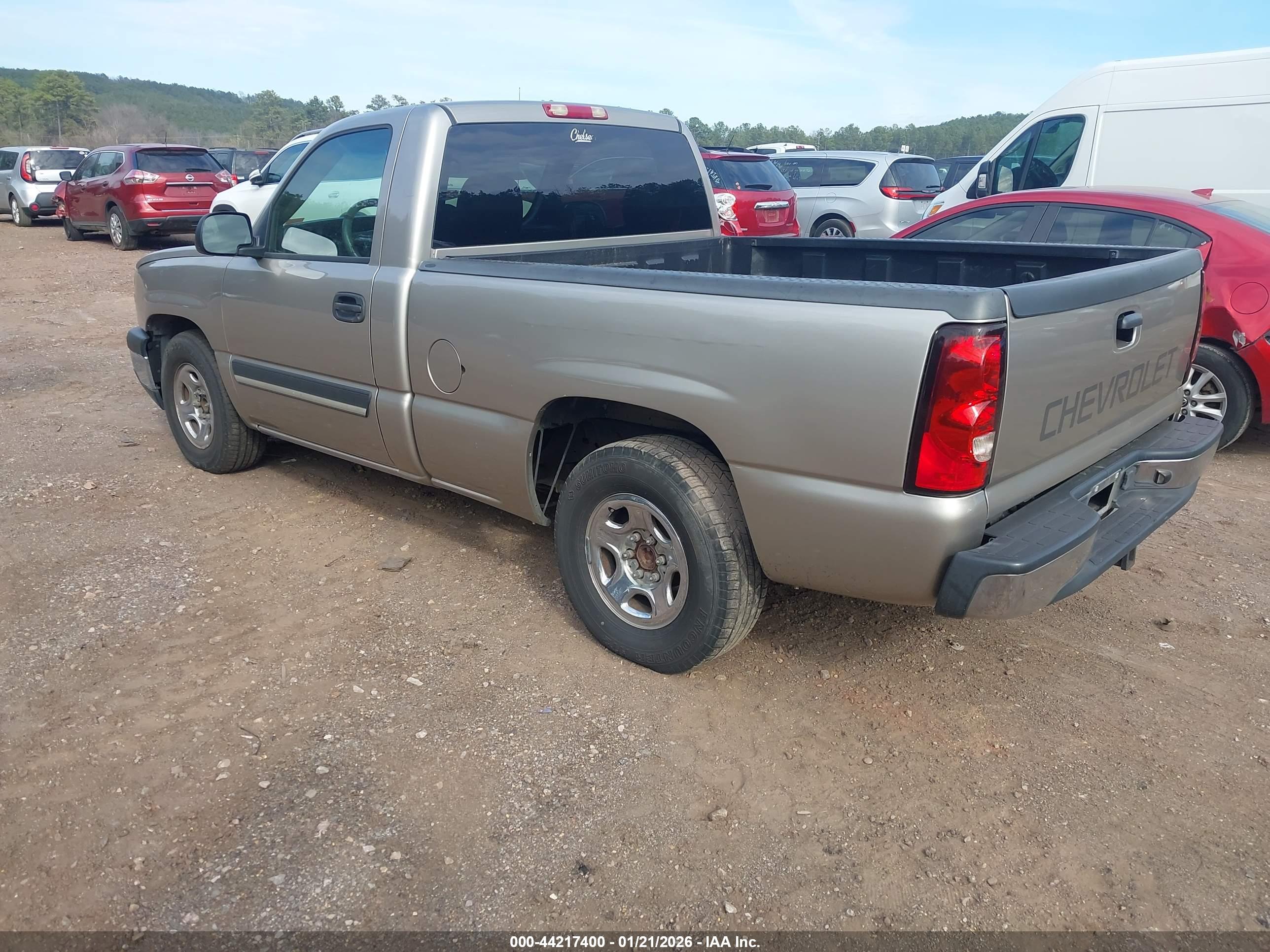 CHEVROLET SILVERADO image 3