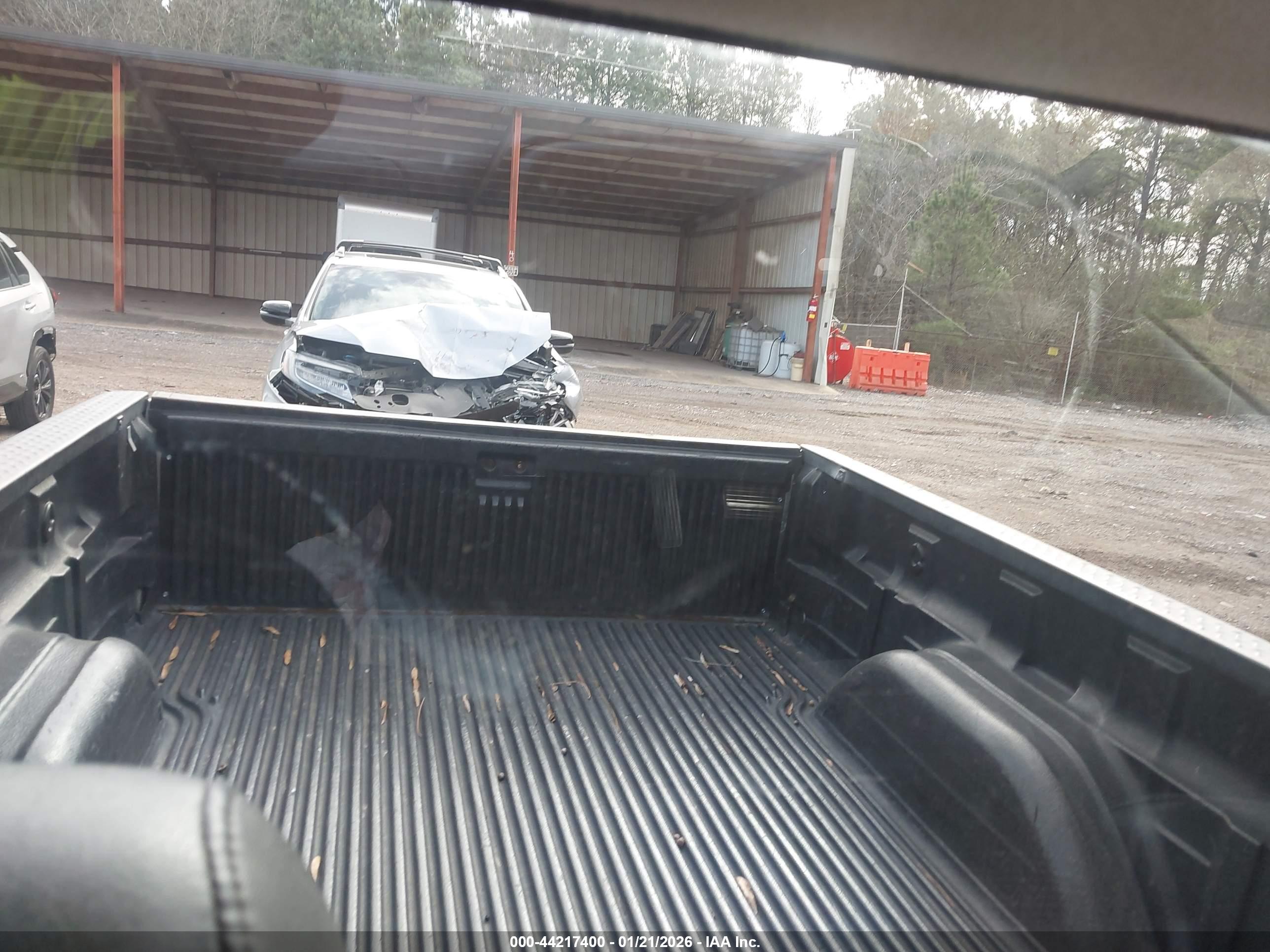 CHEVROLET SILVERADO image 8