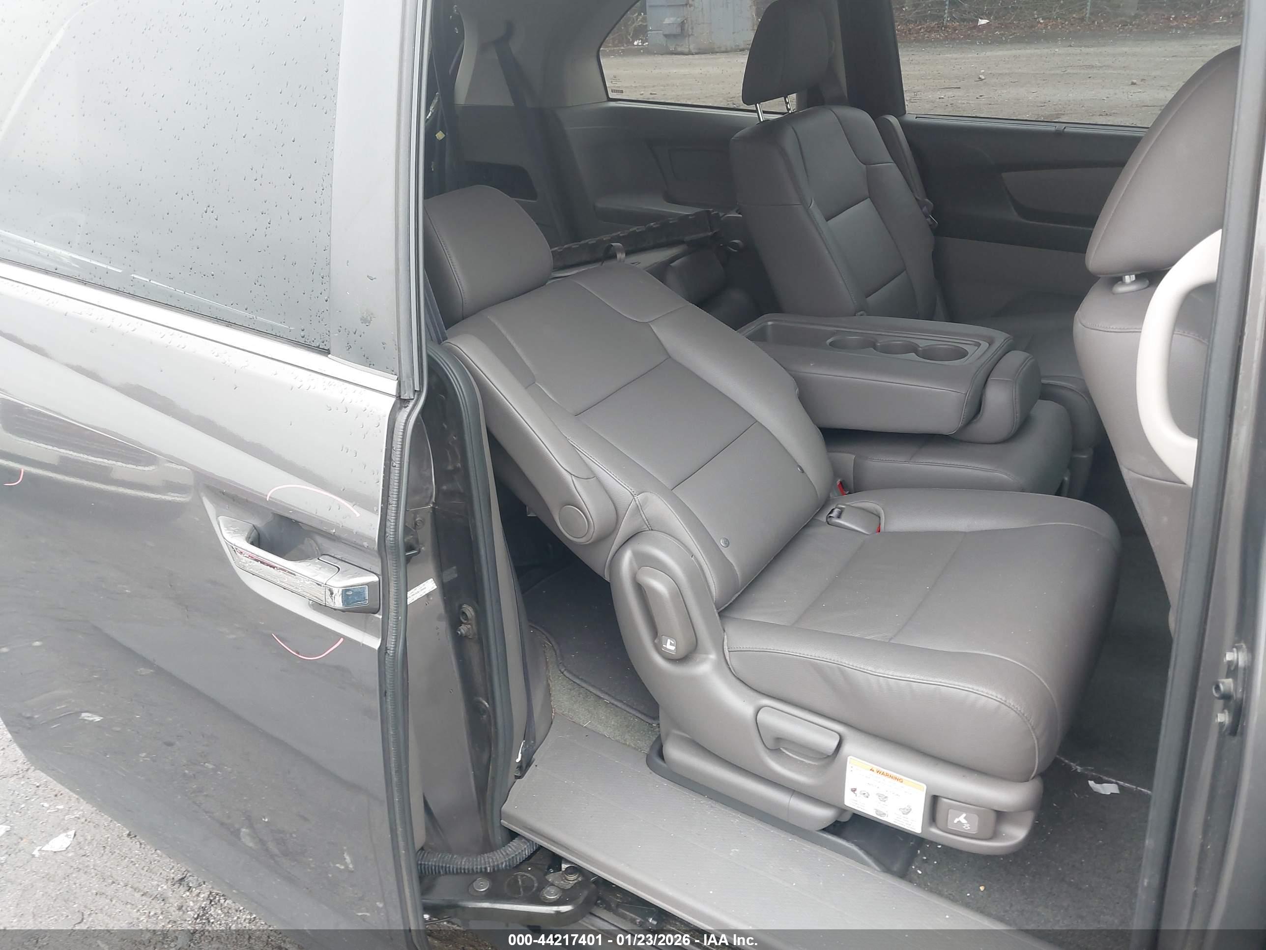 HONDA ODYSSEY image 8