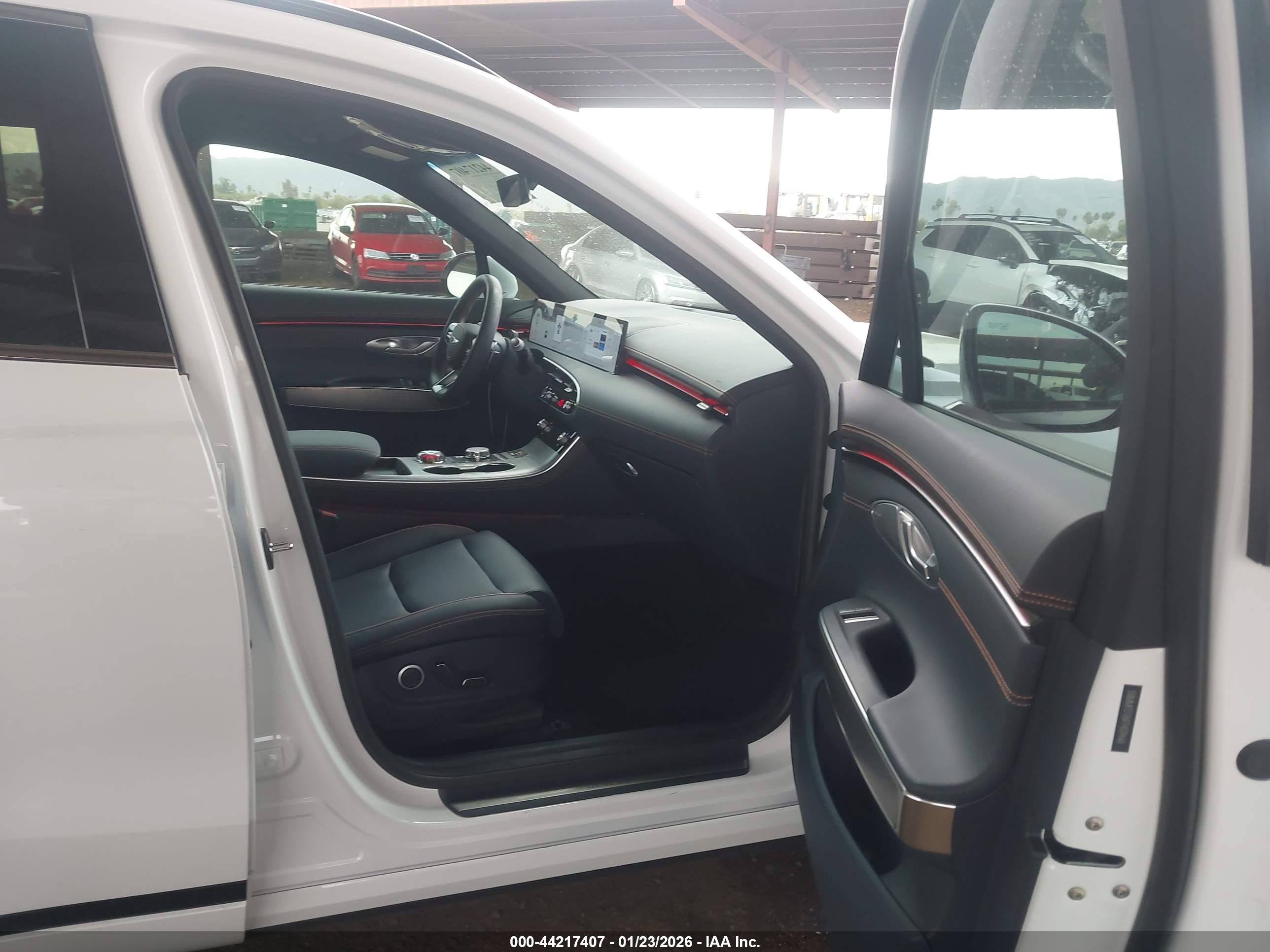 GENESIS GV70 image 5