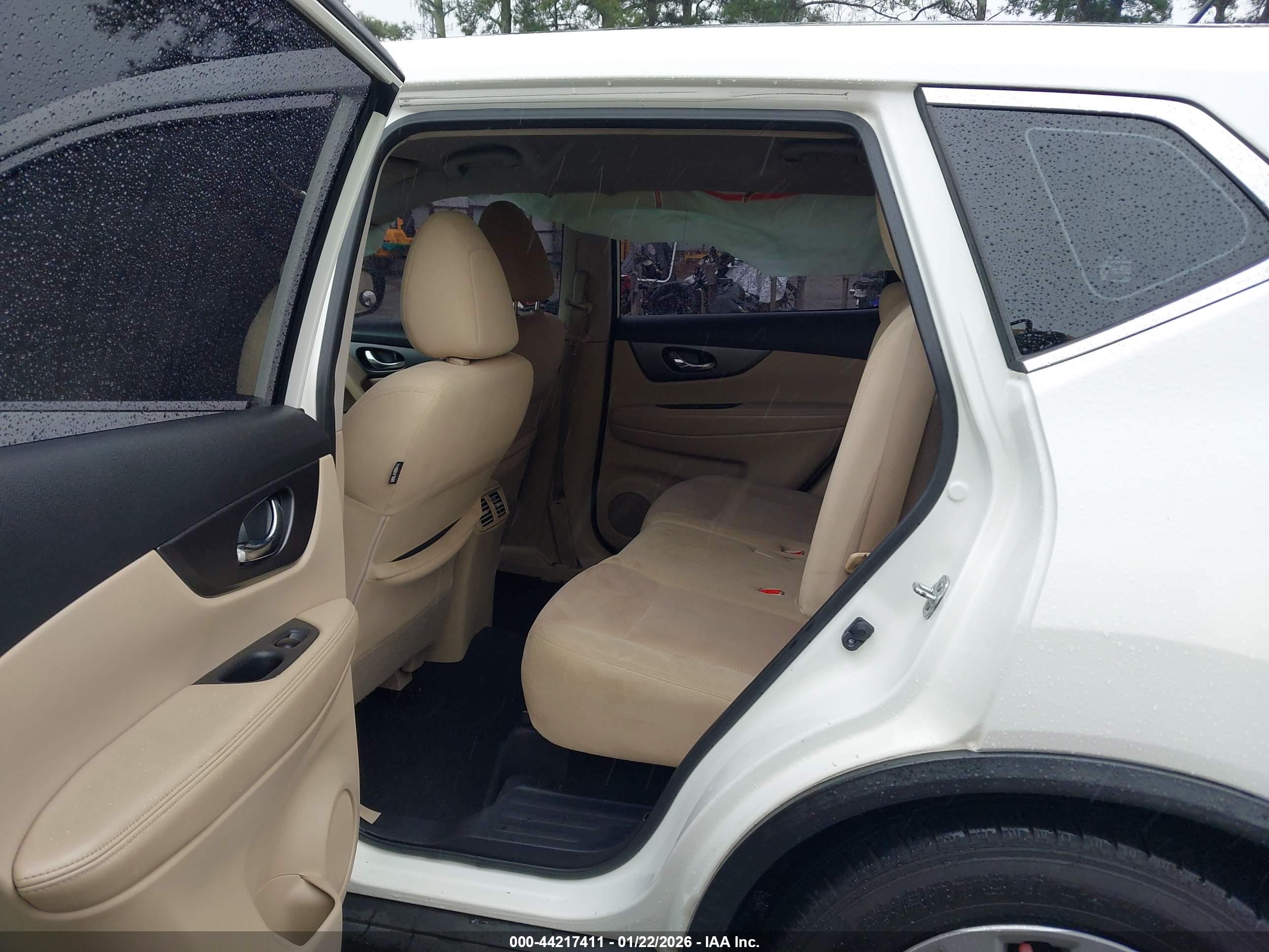 NISSAN ROGUE image 8