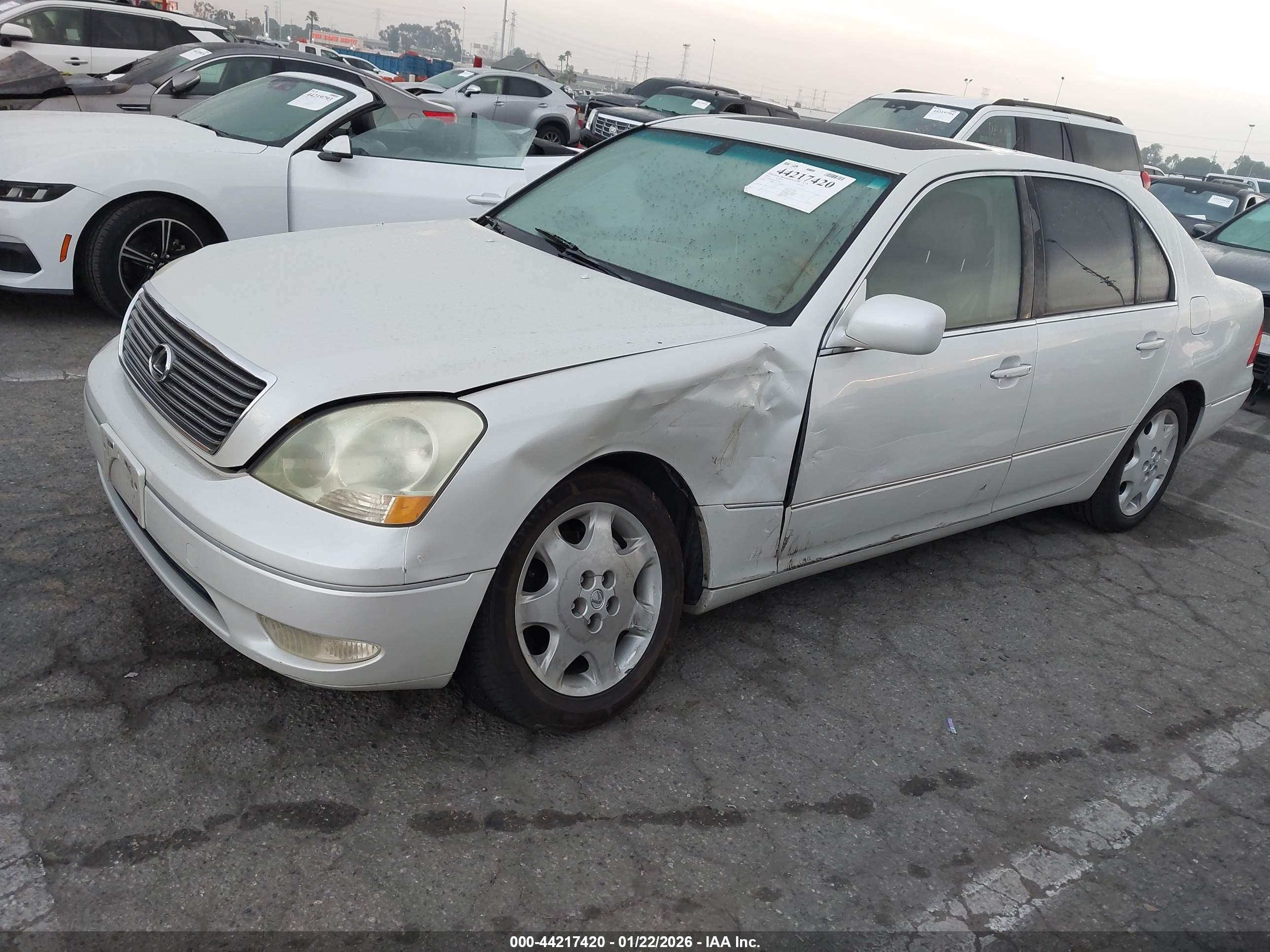 LEXUS LS image 2