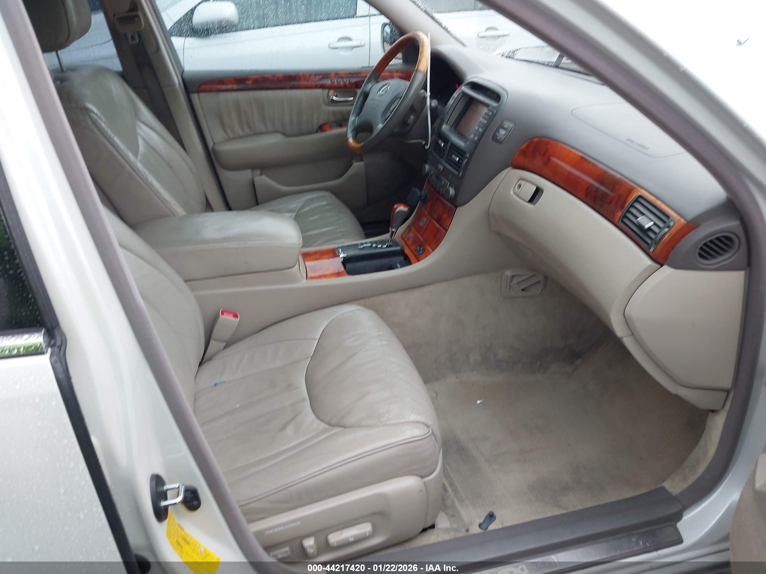 LEXUS LS image 5