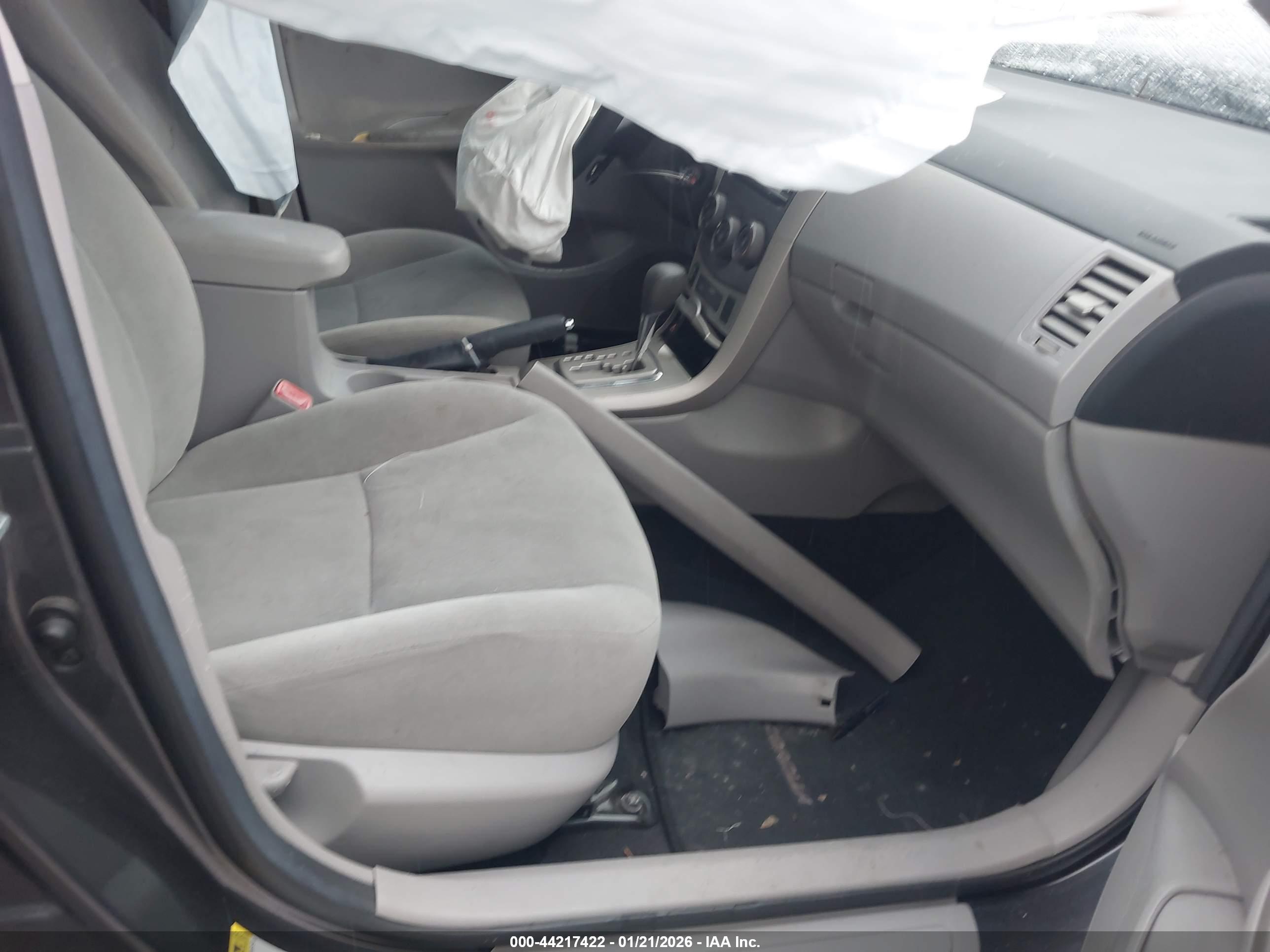TOYOTA COROLLA image 5