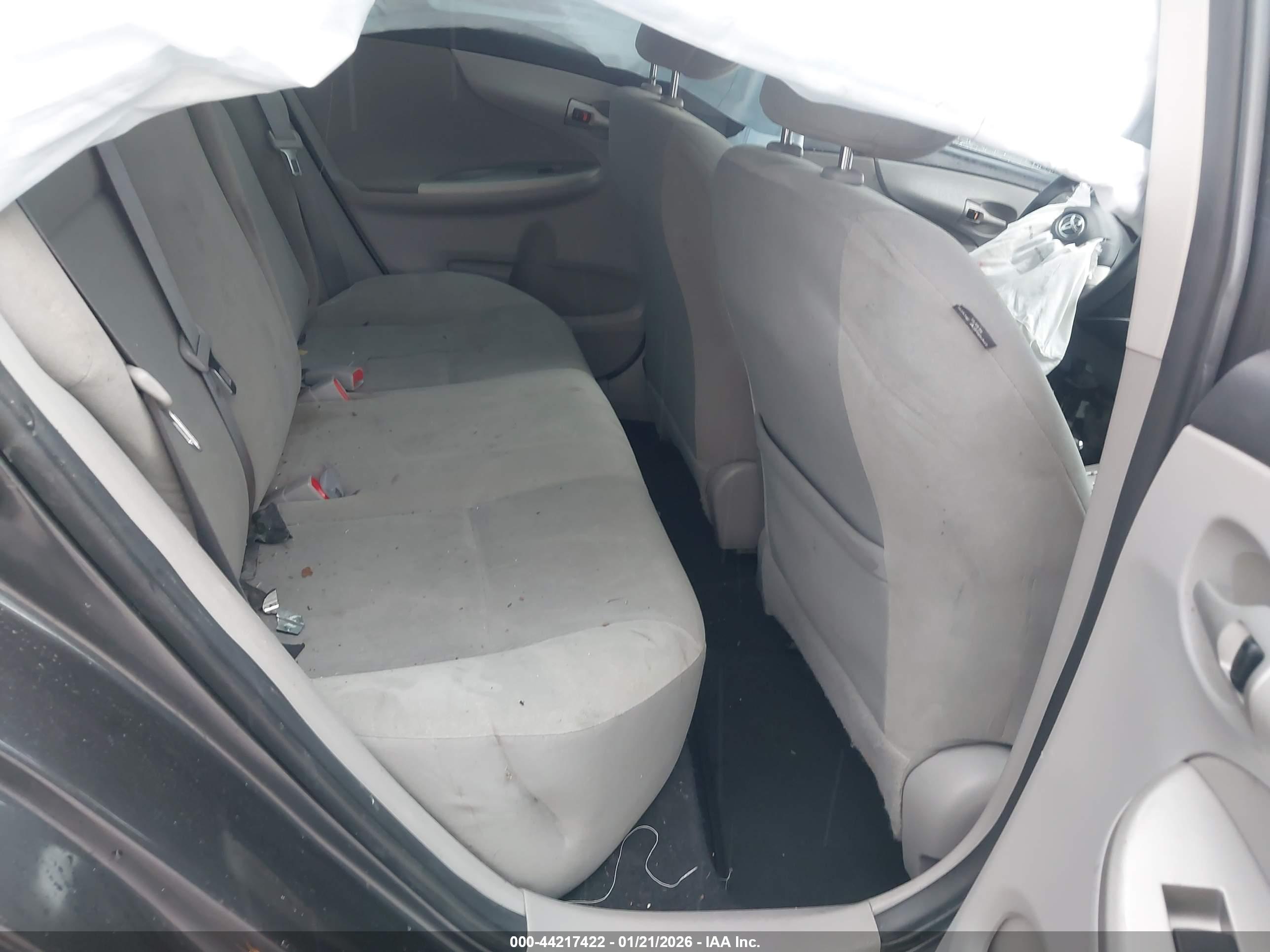 TOYOTA COROLLA image 8