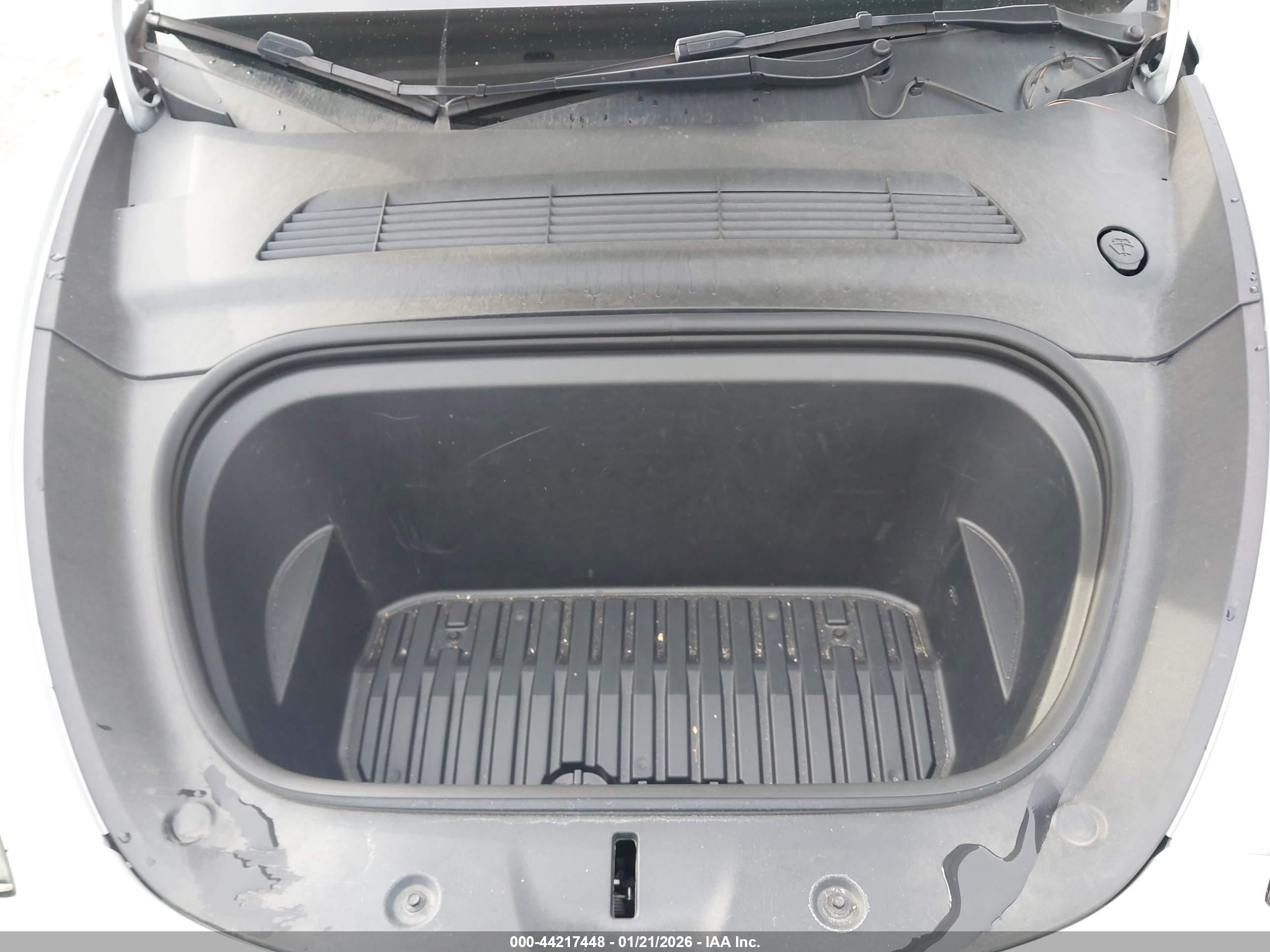 TESLA MODEL image 10