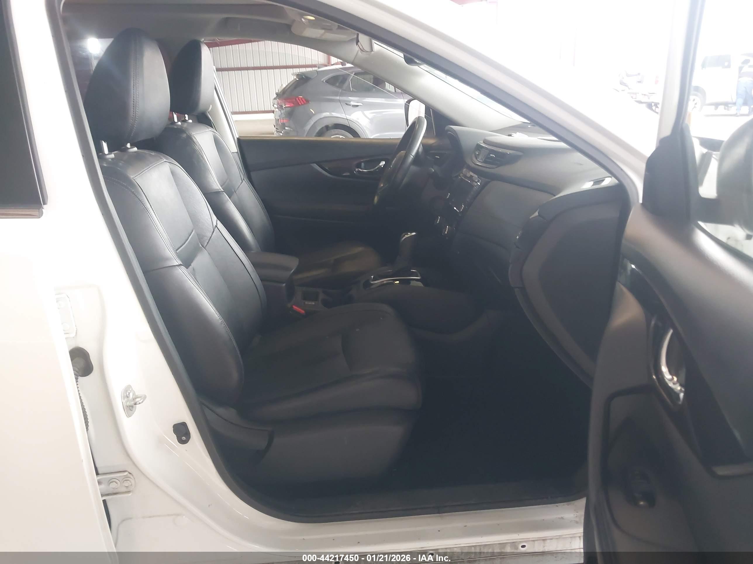 NISSAN ROGUE image 5