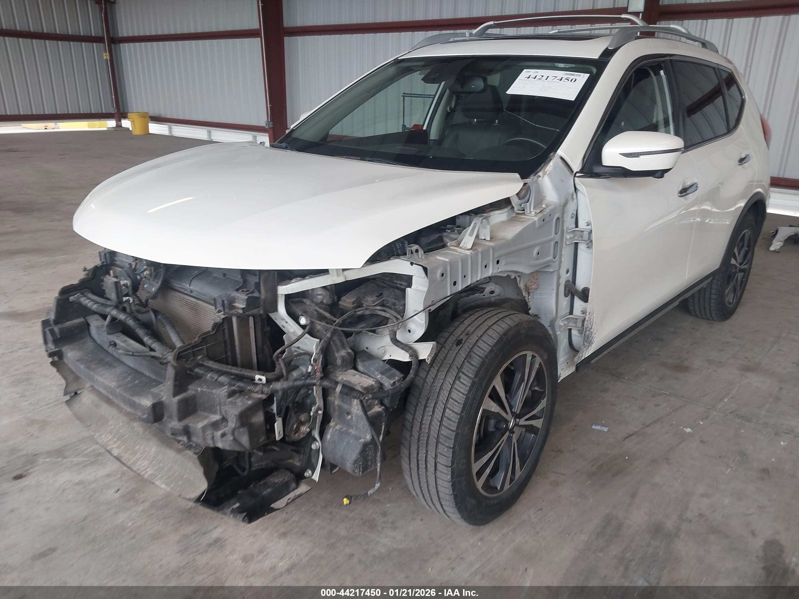 NISSAN ROGUE image 6