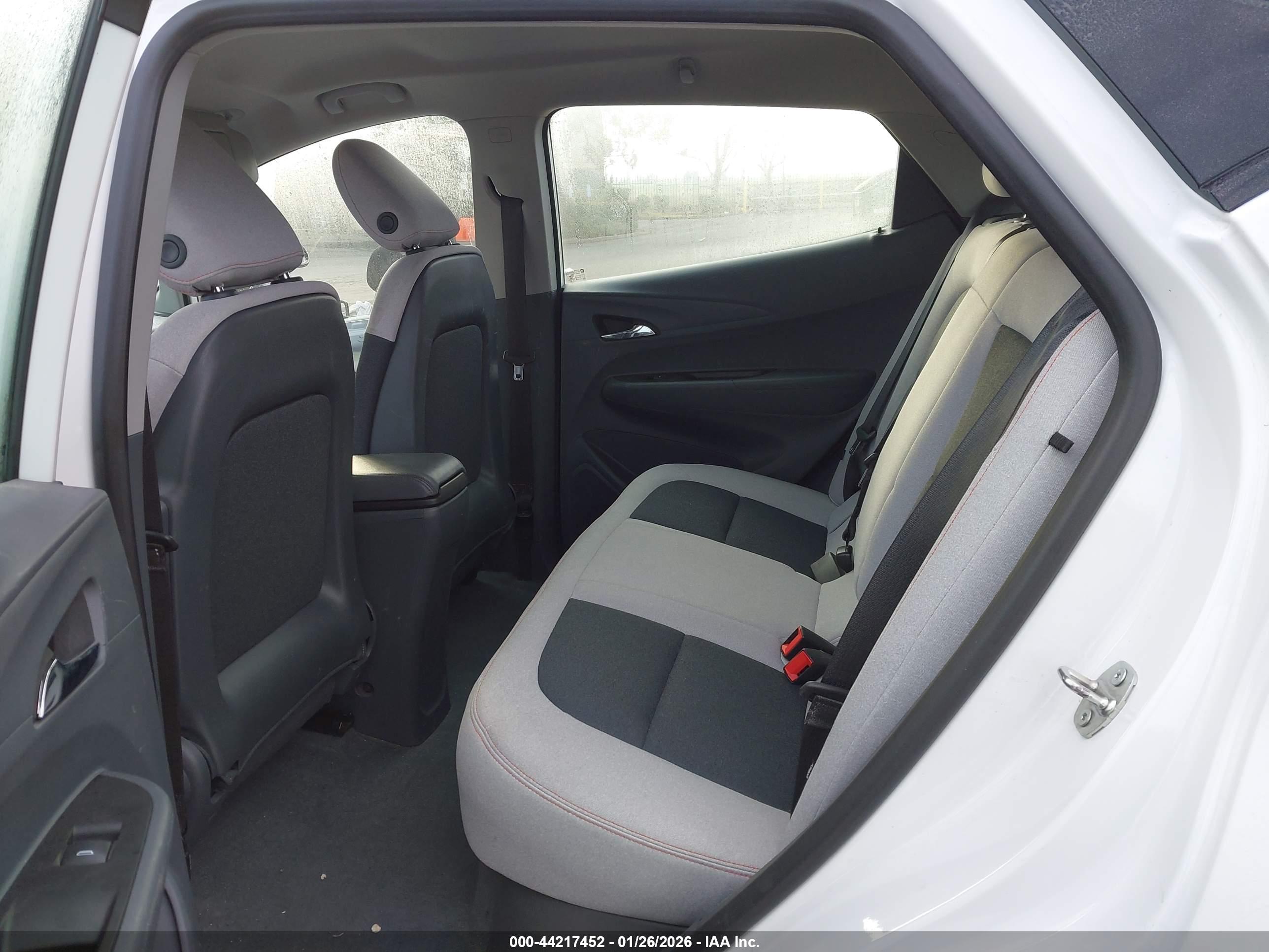 CHEVROLET BOLT image 8