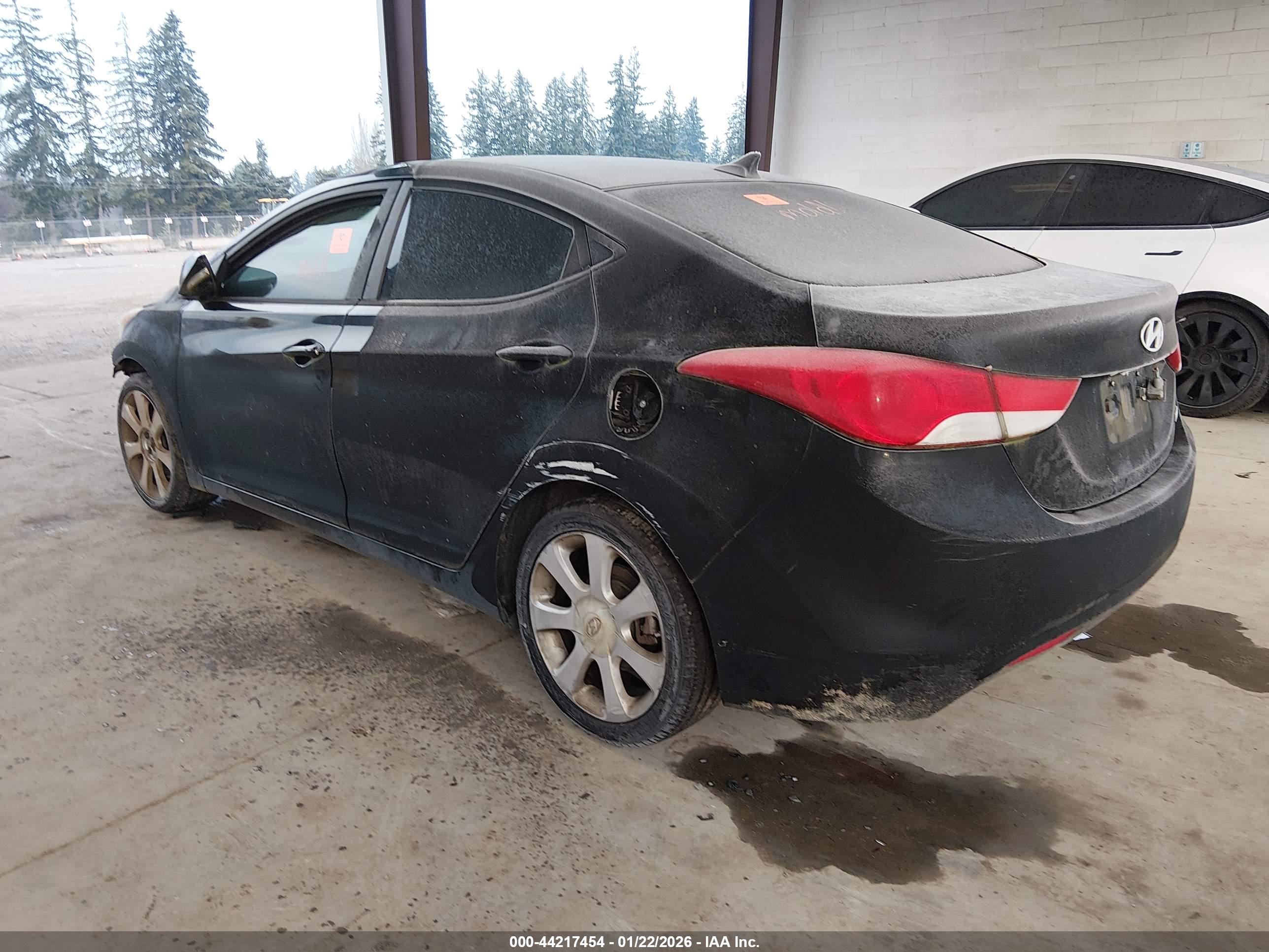 HYUNDAI ELANTRA image 3