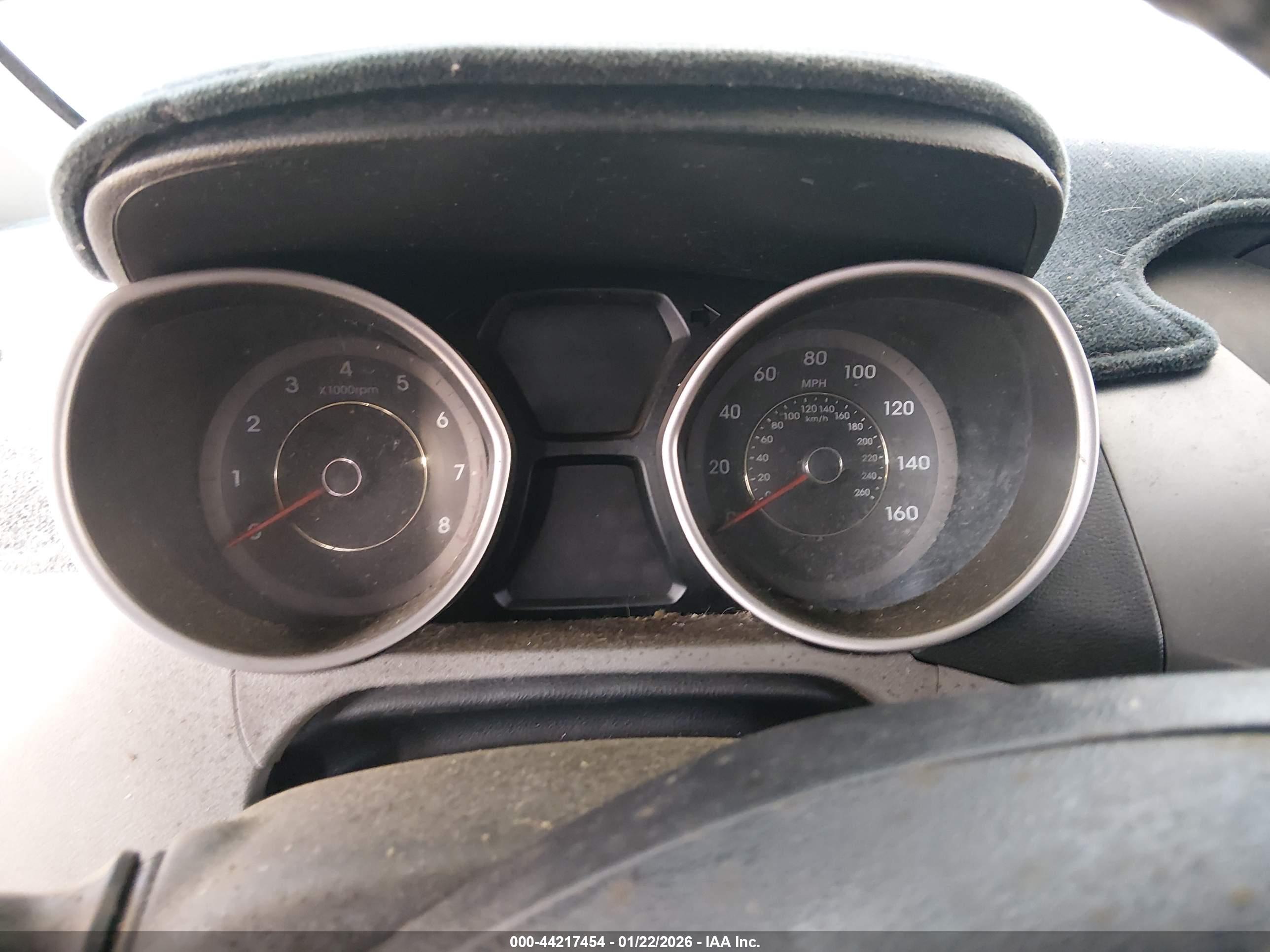 HYUNDAI ELANTRA image 7