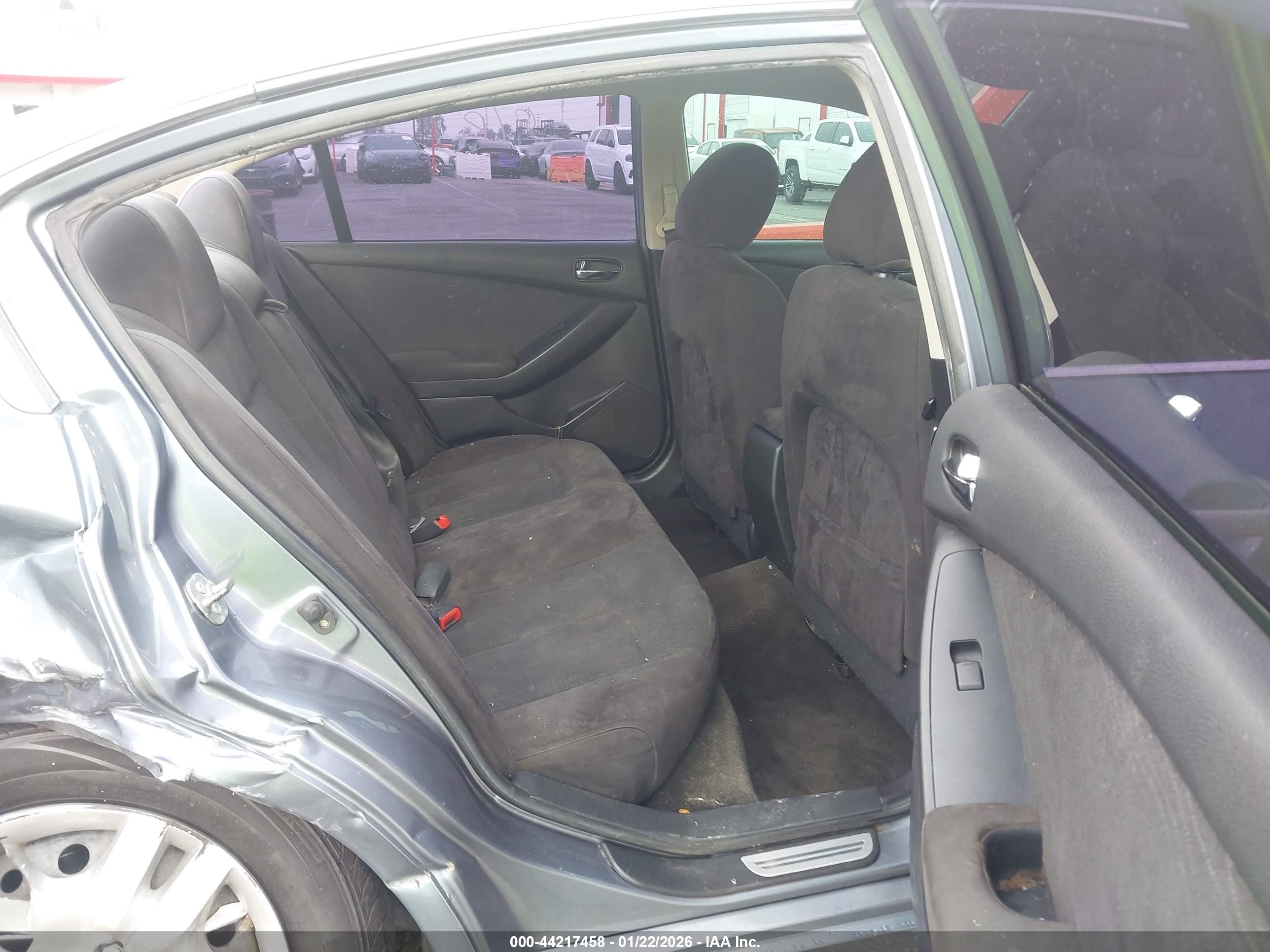 NISSAN ALTIMA image 8