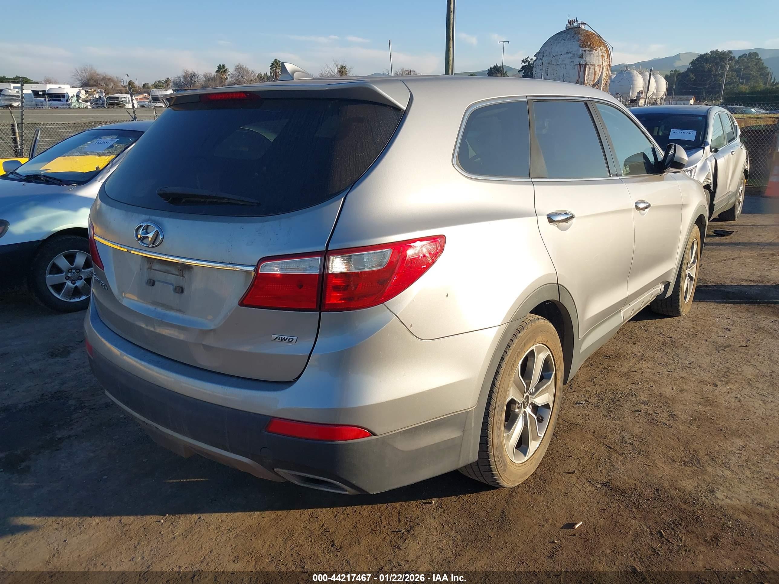 HYUNDAI SANTA image 4