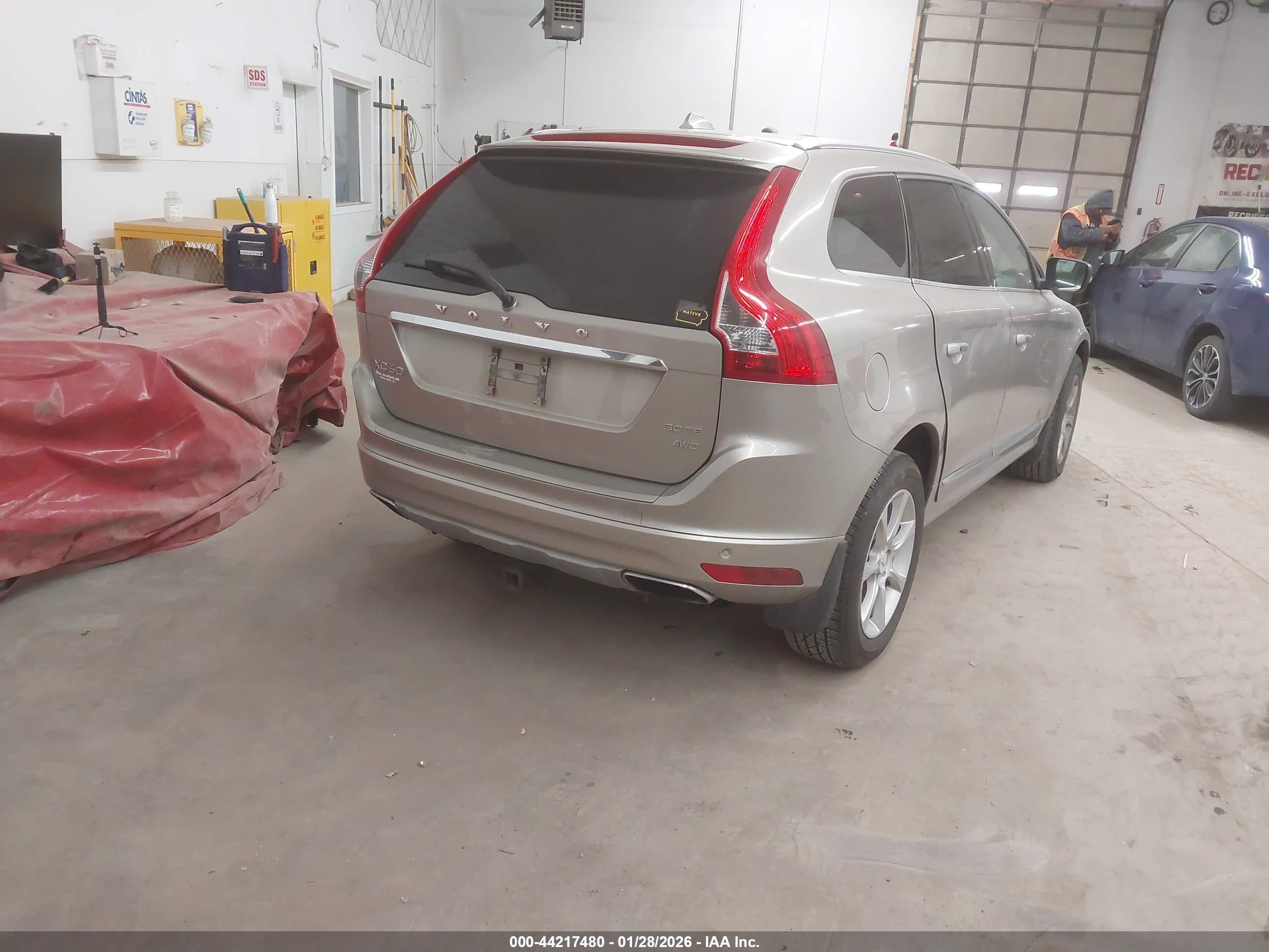 VOLVO XC60 image 4