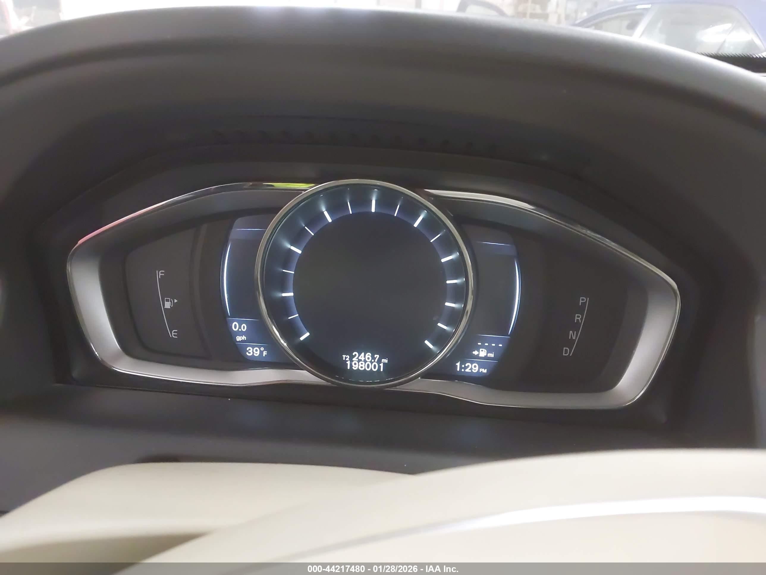 VOLVO XC60 image 7