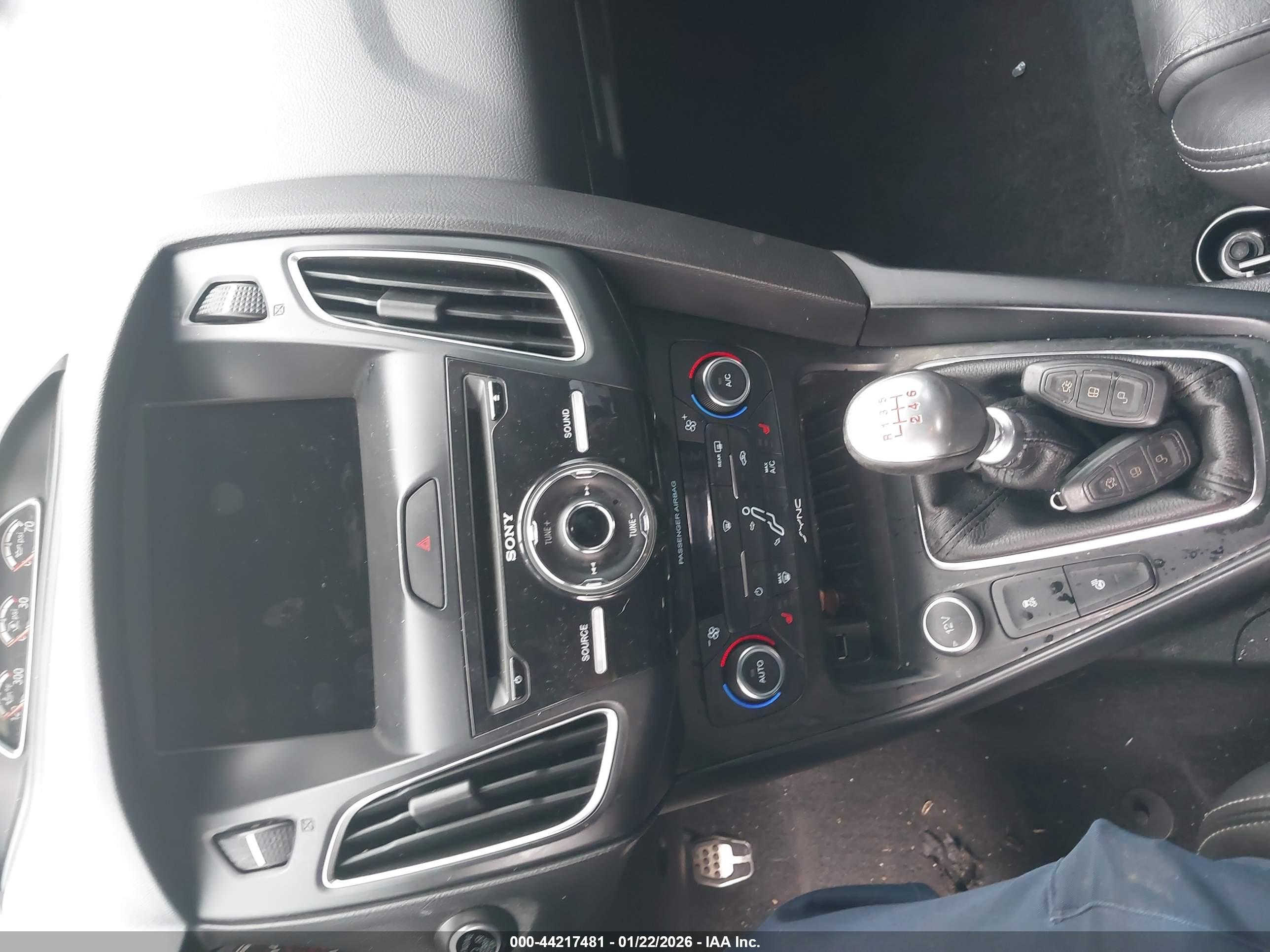 FORD FOCUS image 11