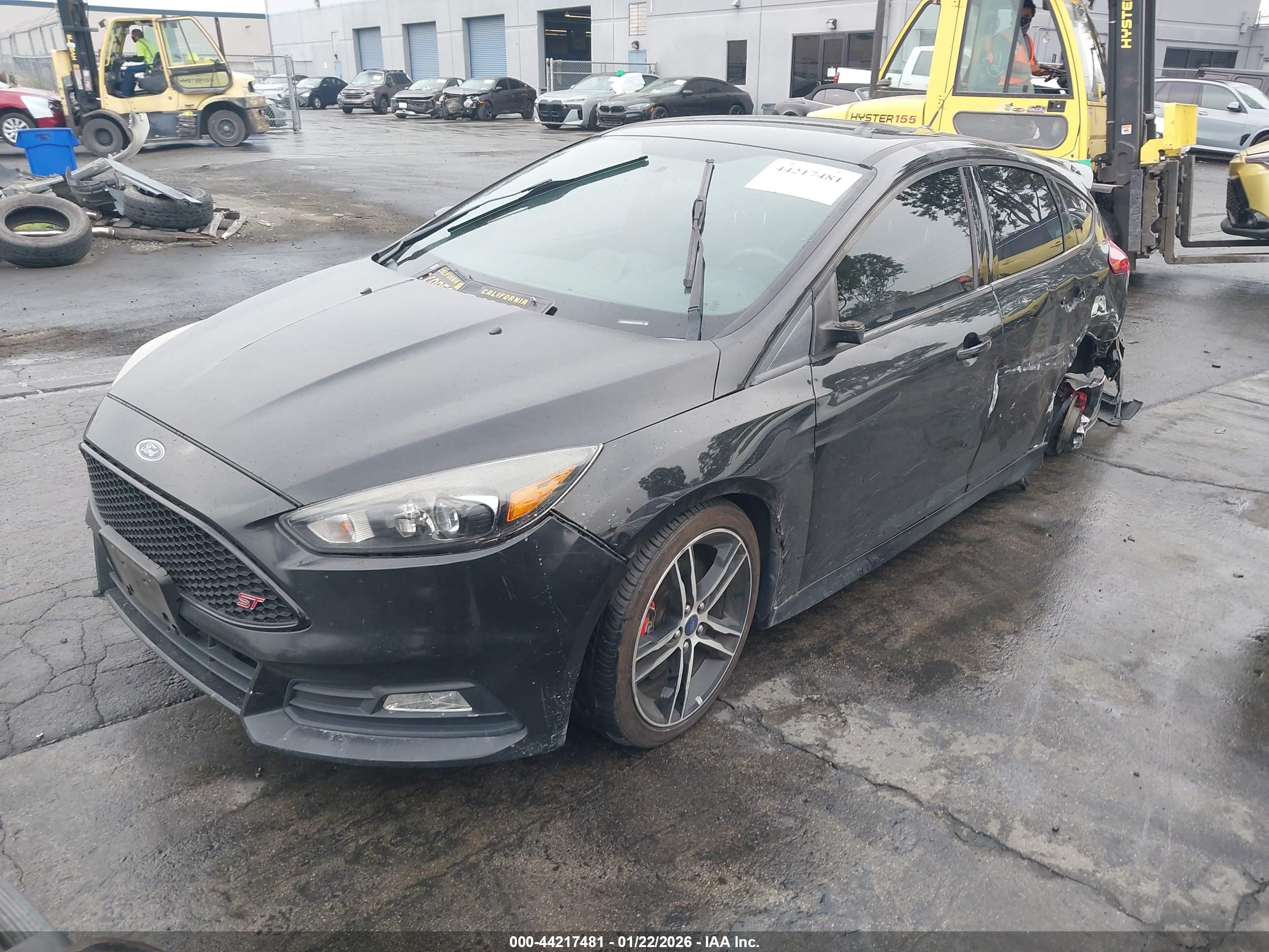 FORD FOCUS image 2